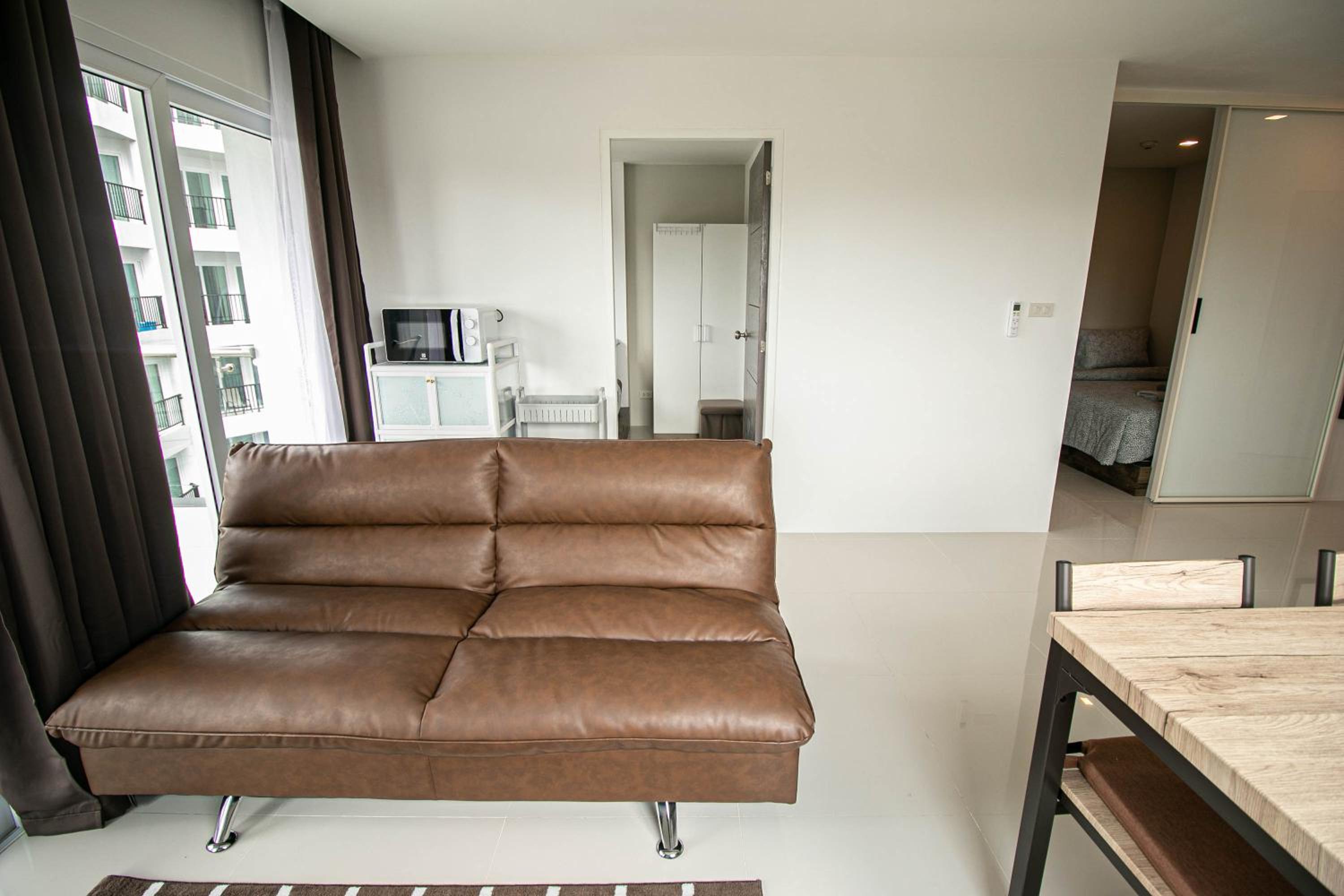 Family Room with Shower - Photo 7