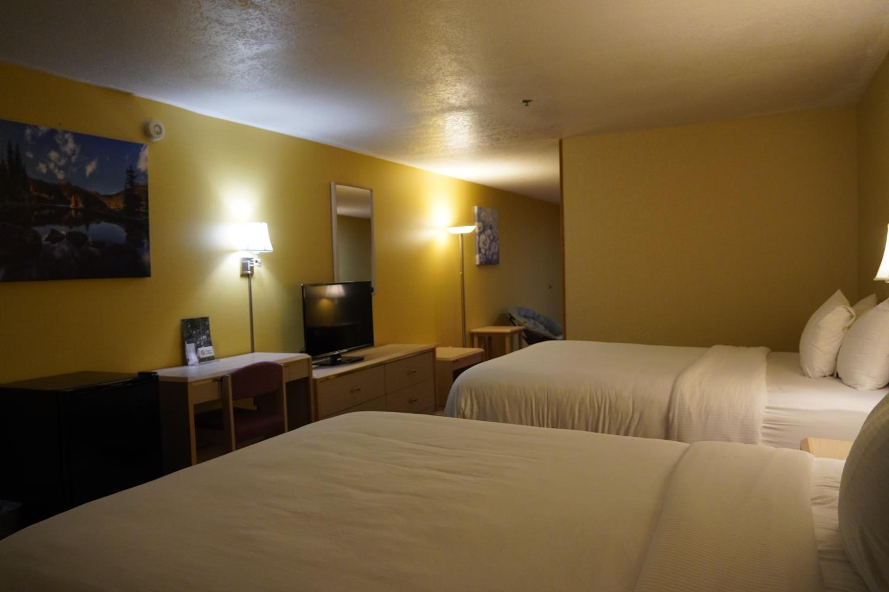 Deluxe Family Suite - Photo 30