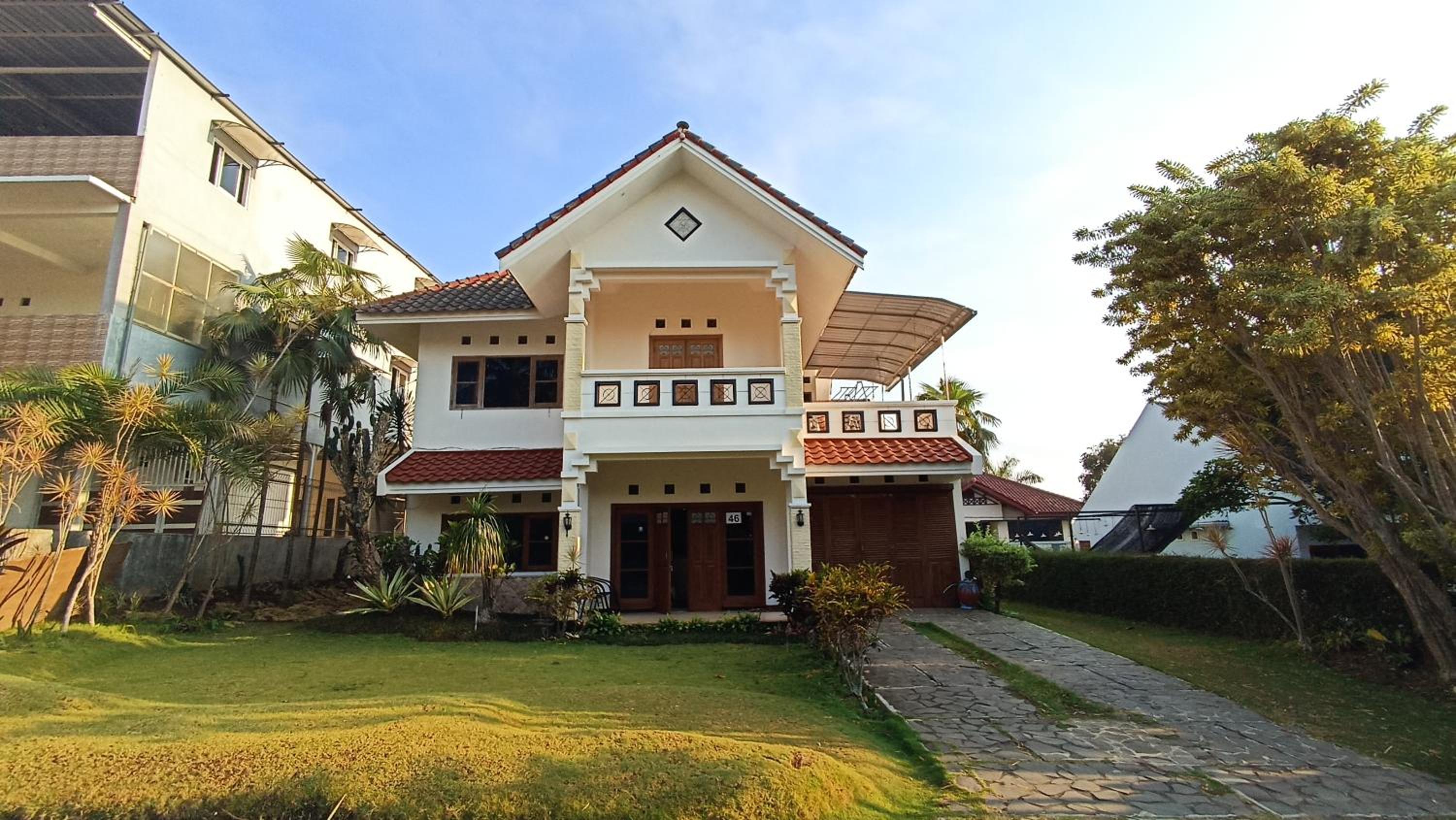 Three-Bedroom Villa - Photo 10