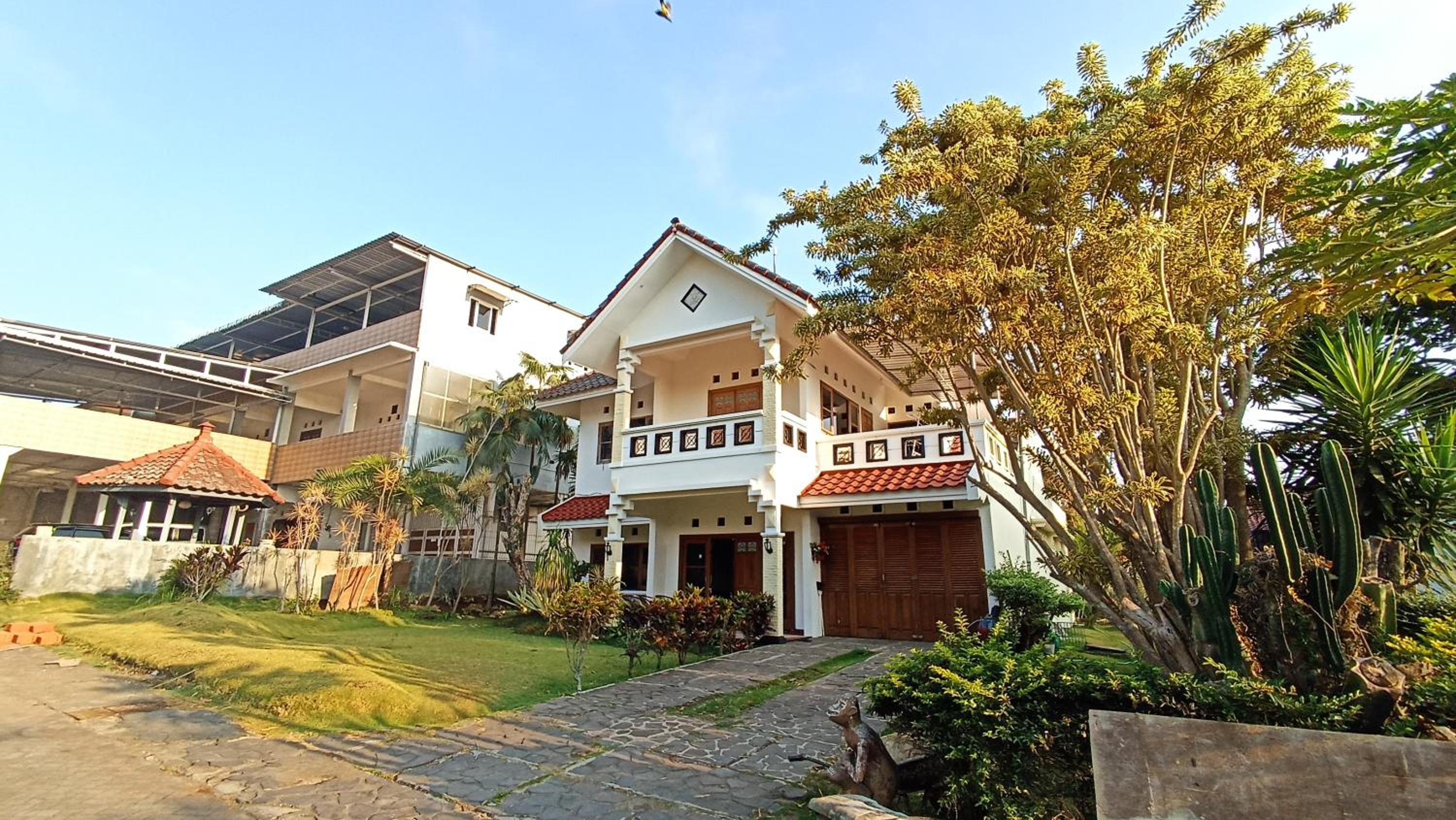 Three-Bedroom Villa - Photo 9