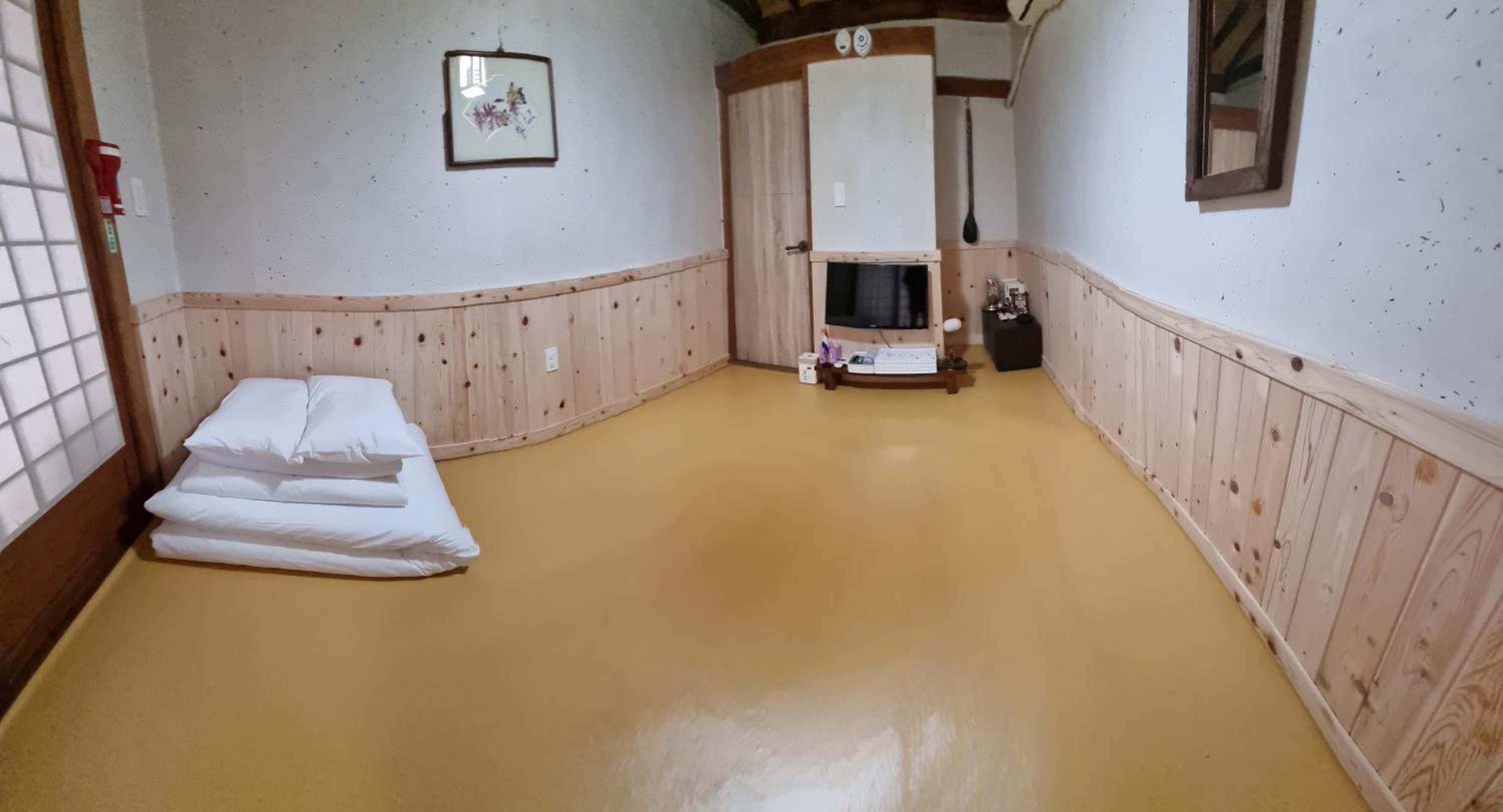 Family Room with Bathroom photo 1