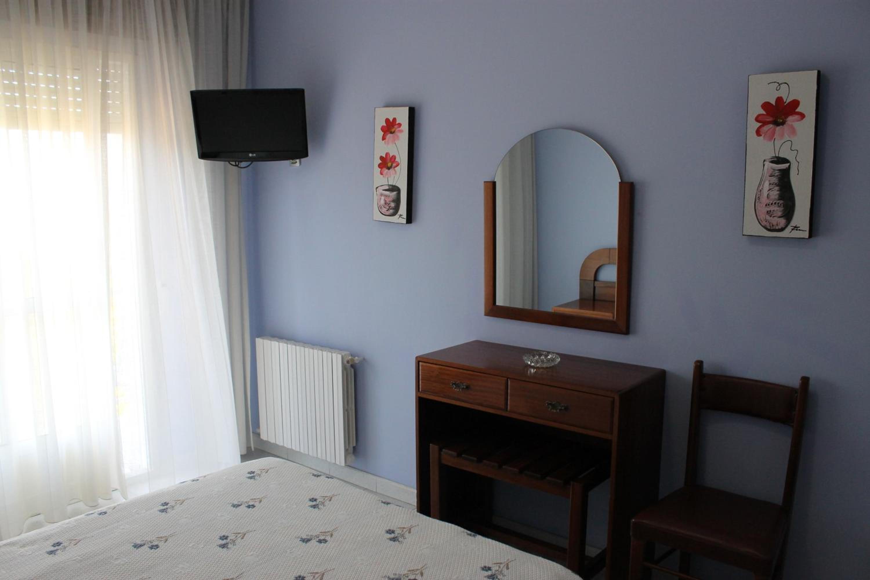Double or Twin Room - Photo 1