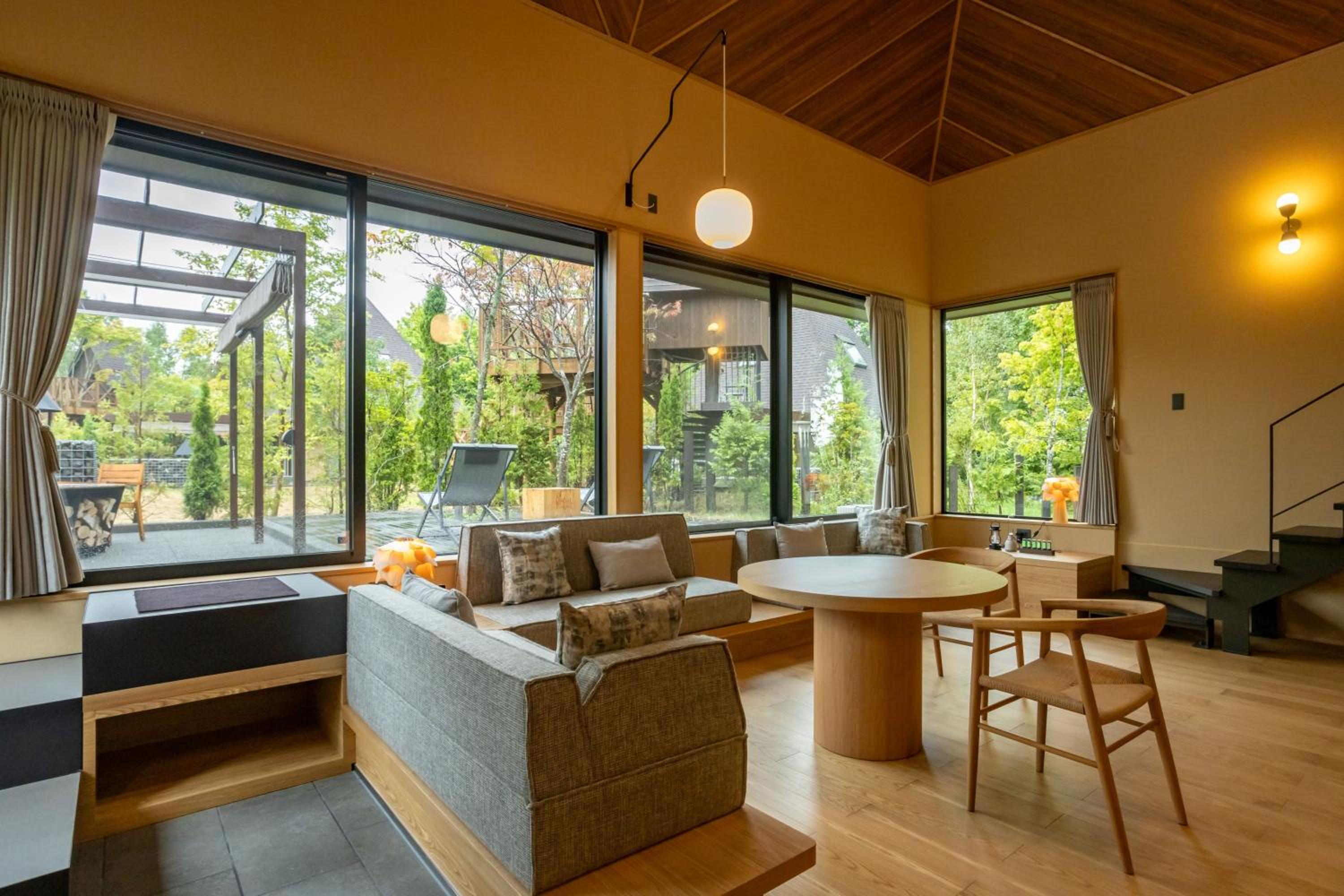 IZUBA Villa - Non-Smoking+In Room Dinner & Breakfast Box - Photo 10