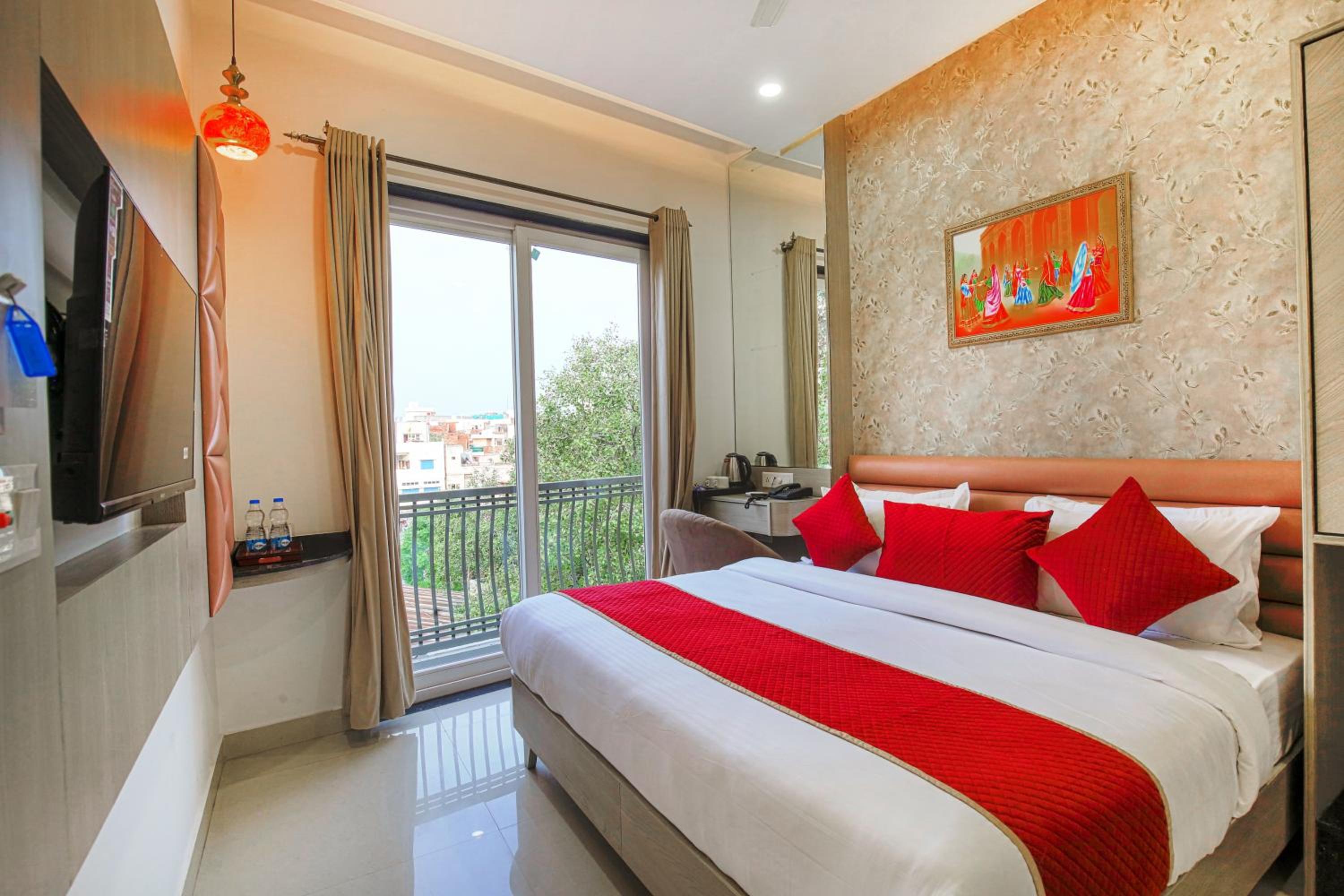 Deluxe Room - Photo 1