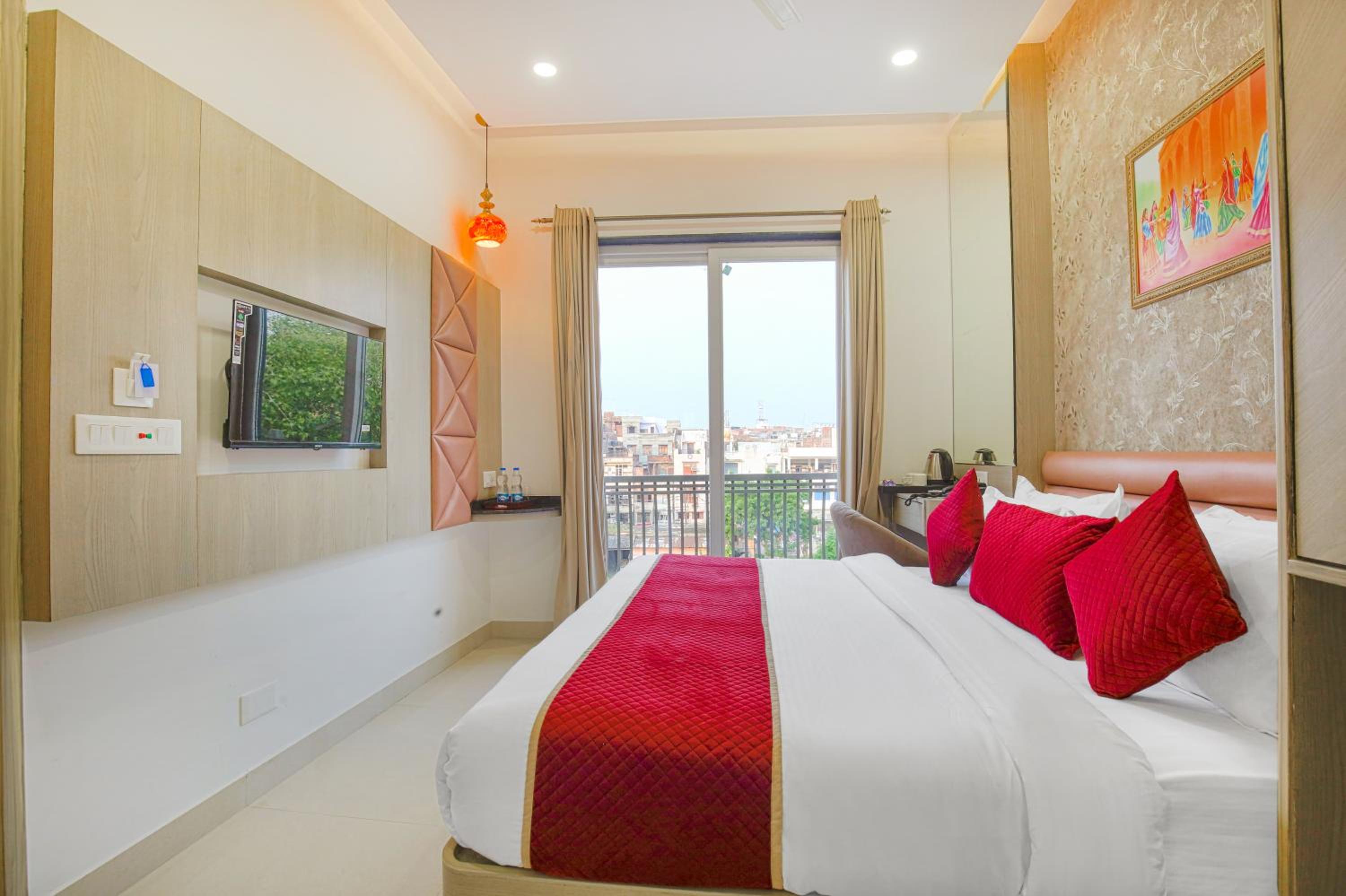 Deluxe Room - Photo 7
