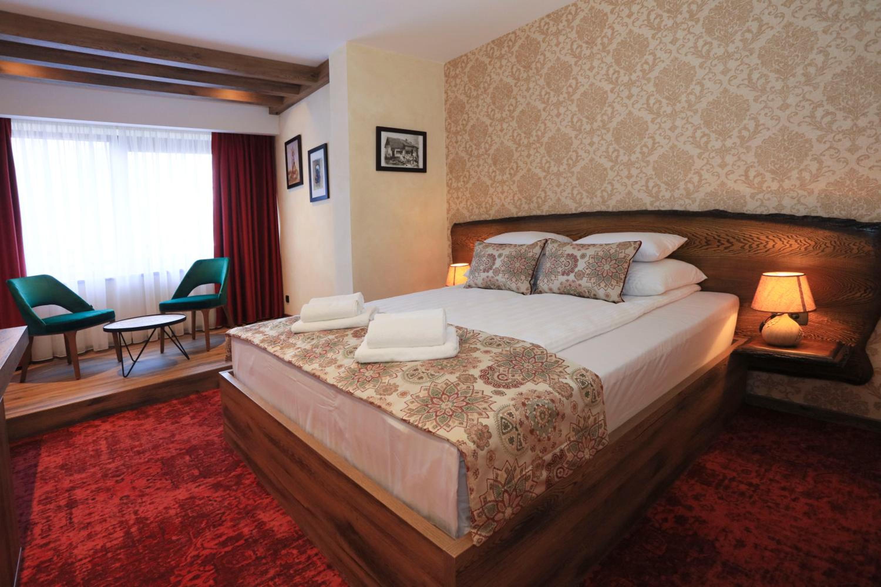 Deluxe King Room photo 1