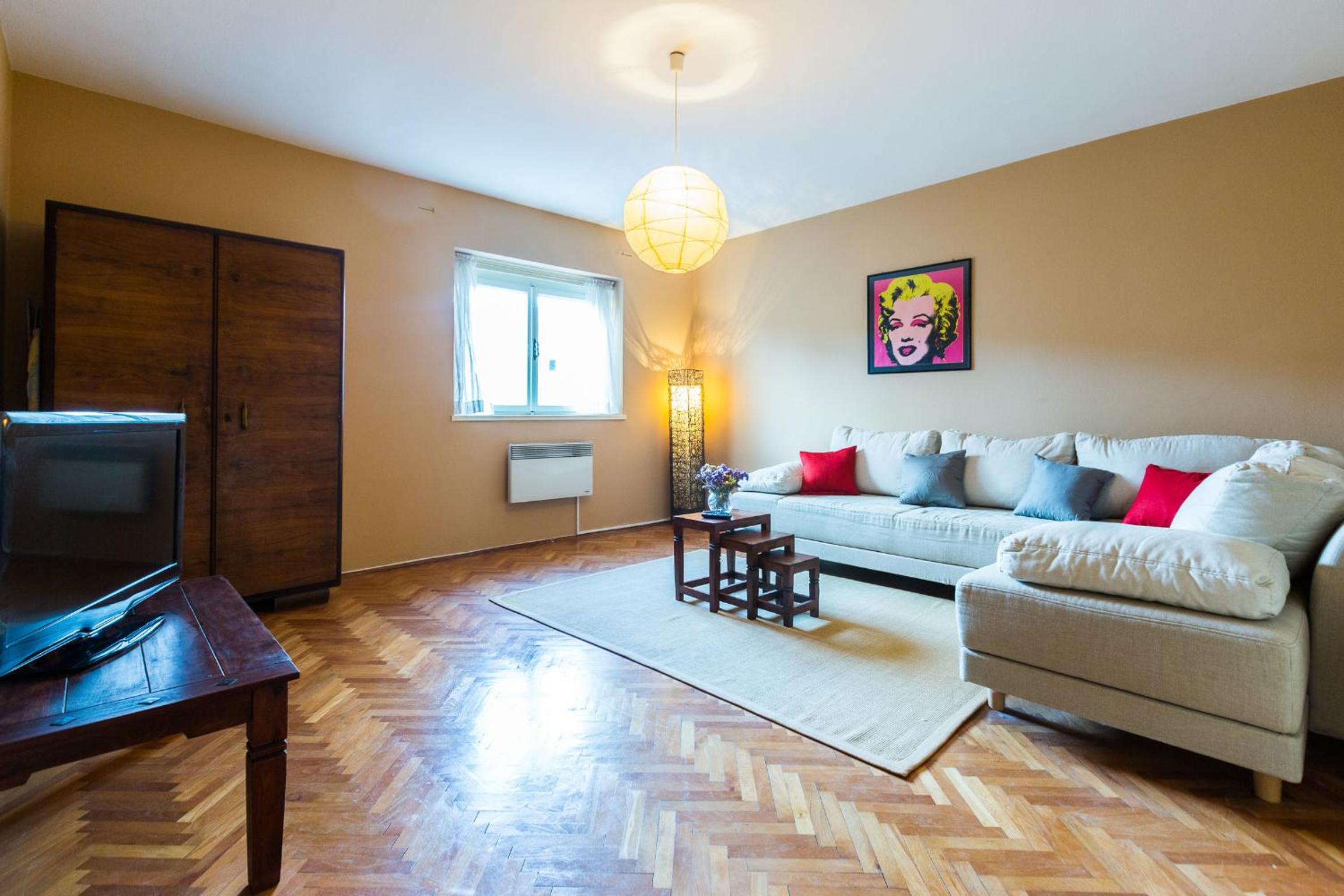One-Bedroom Apartment - Photo 29