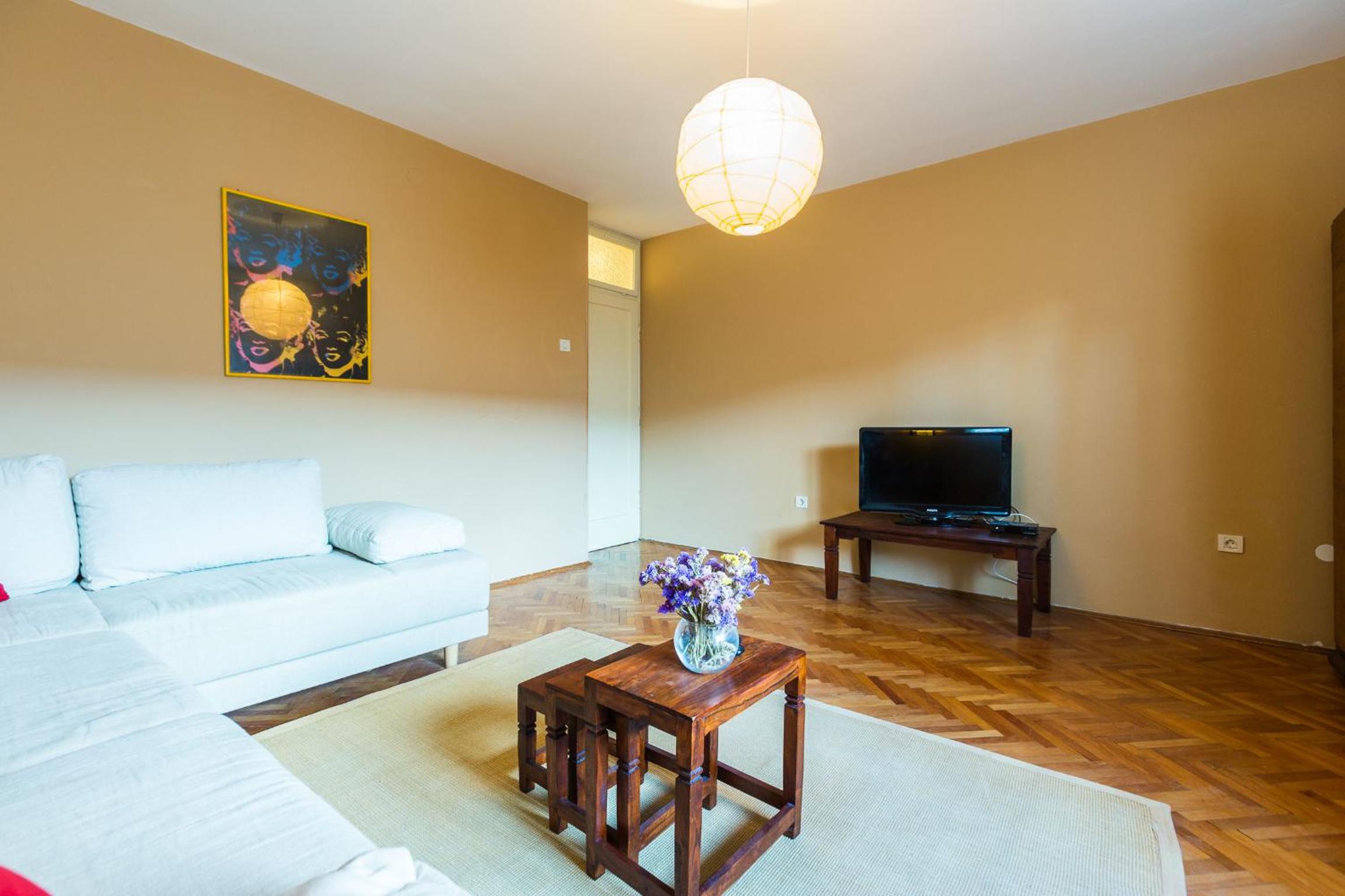 One-Bedroom Apartment - Photo 31