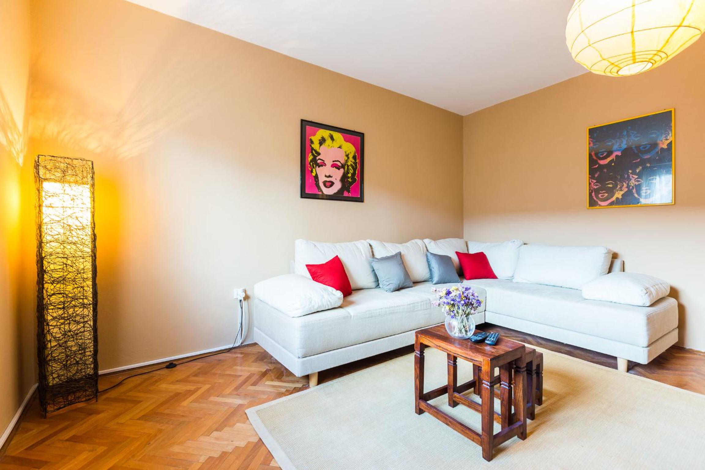 One-Bedroom Apartment - Photo 32