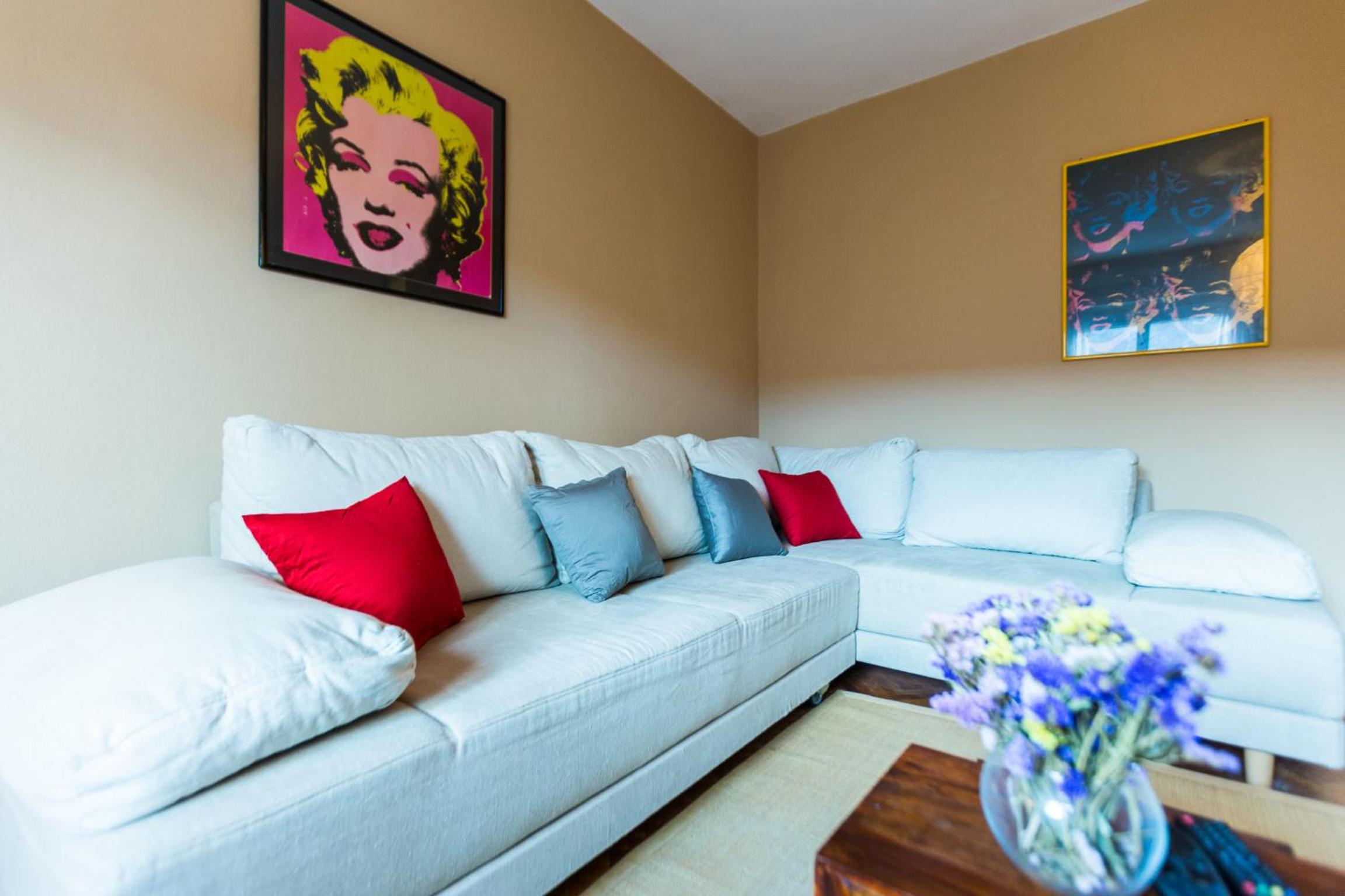 One-Bedroom Apartment - Photo 33