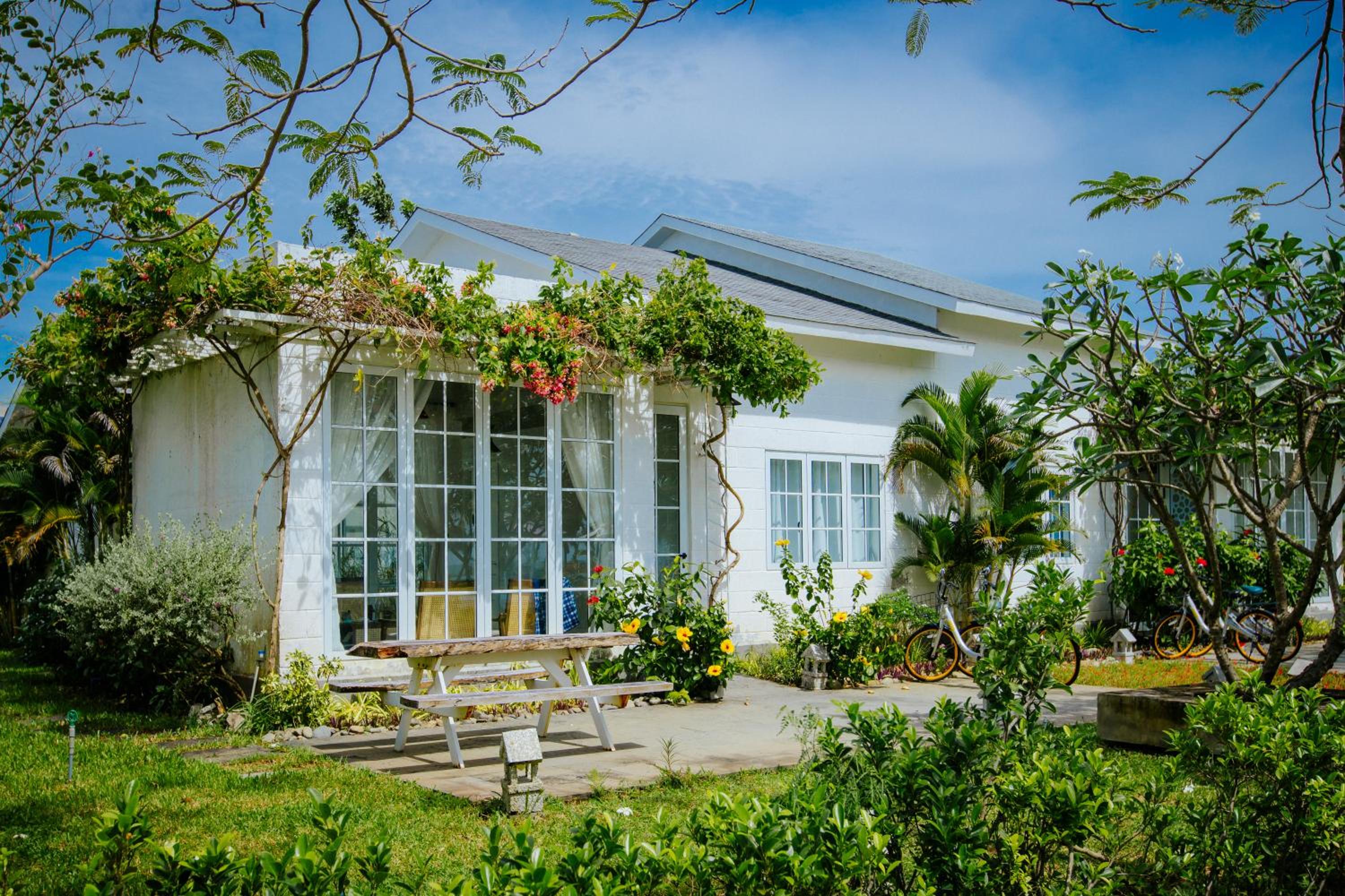 Double Room with Garden View - Photo 9