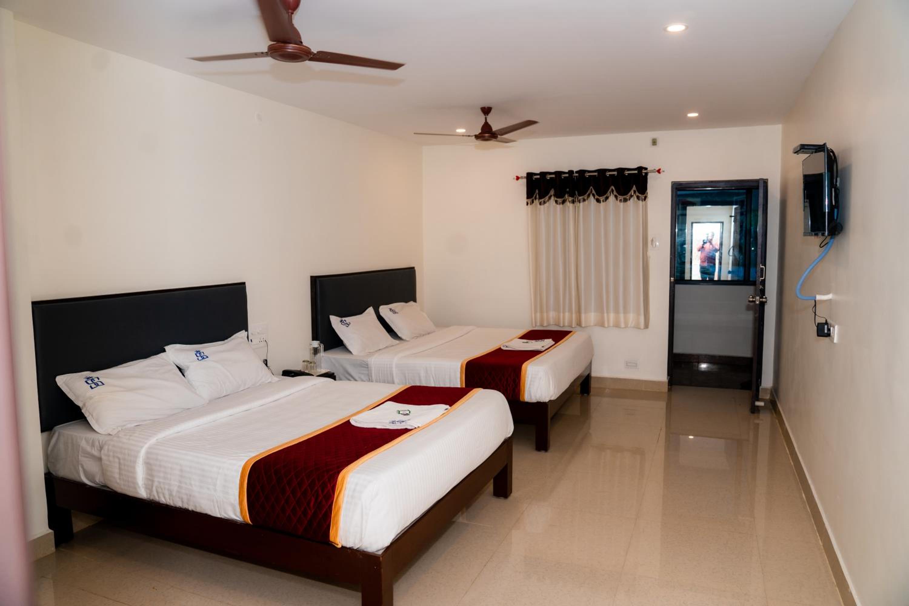 Quadruple Room photo 2