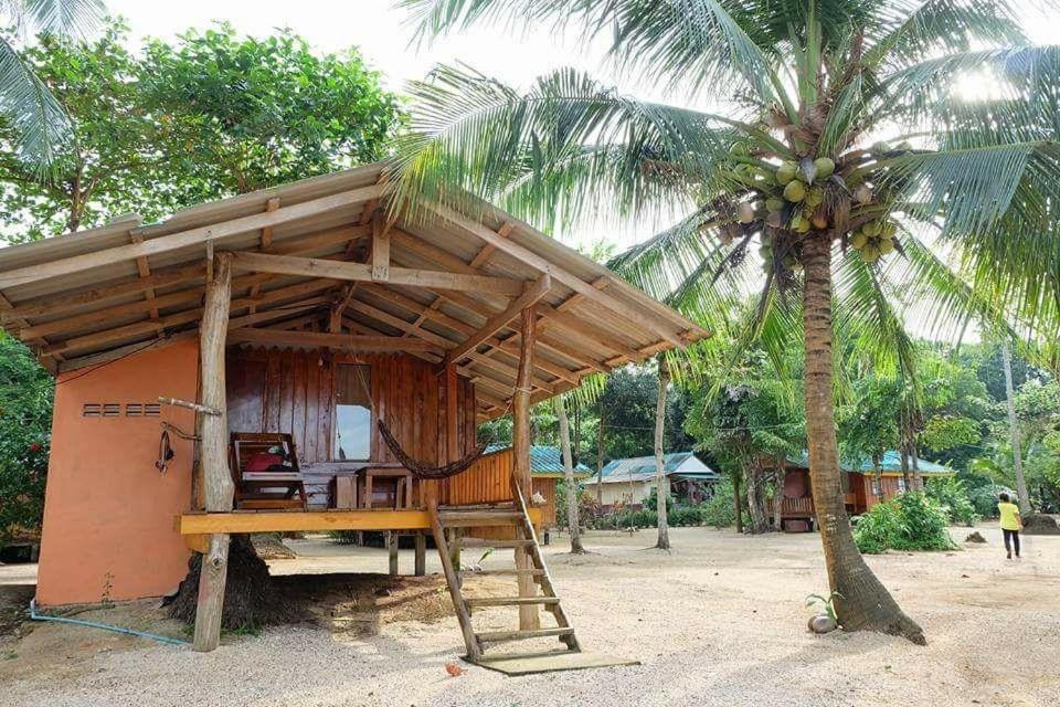 Bungalow with Garden View photo 2