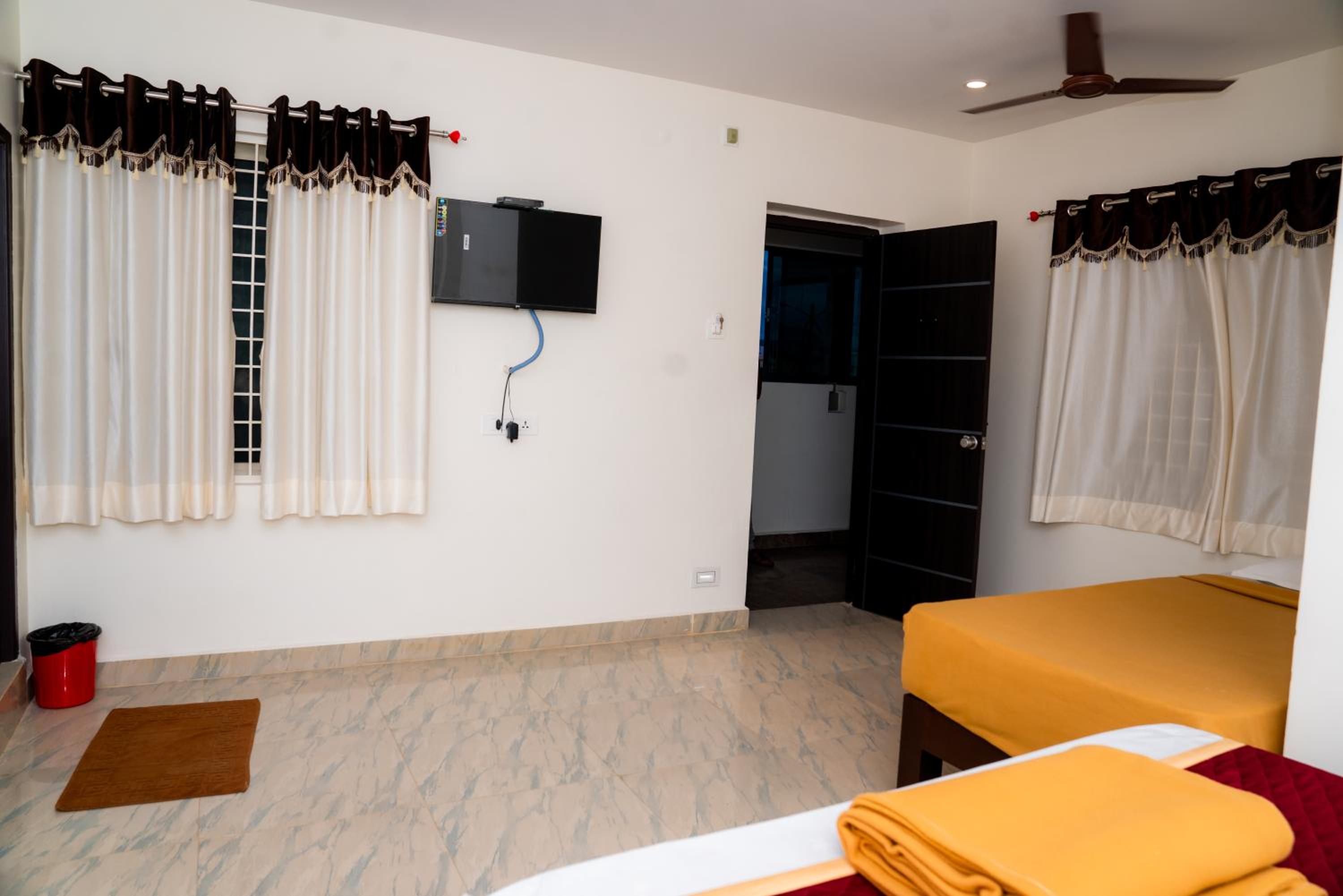 Family Room - Photo 3