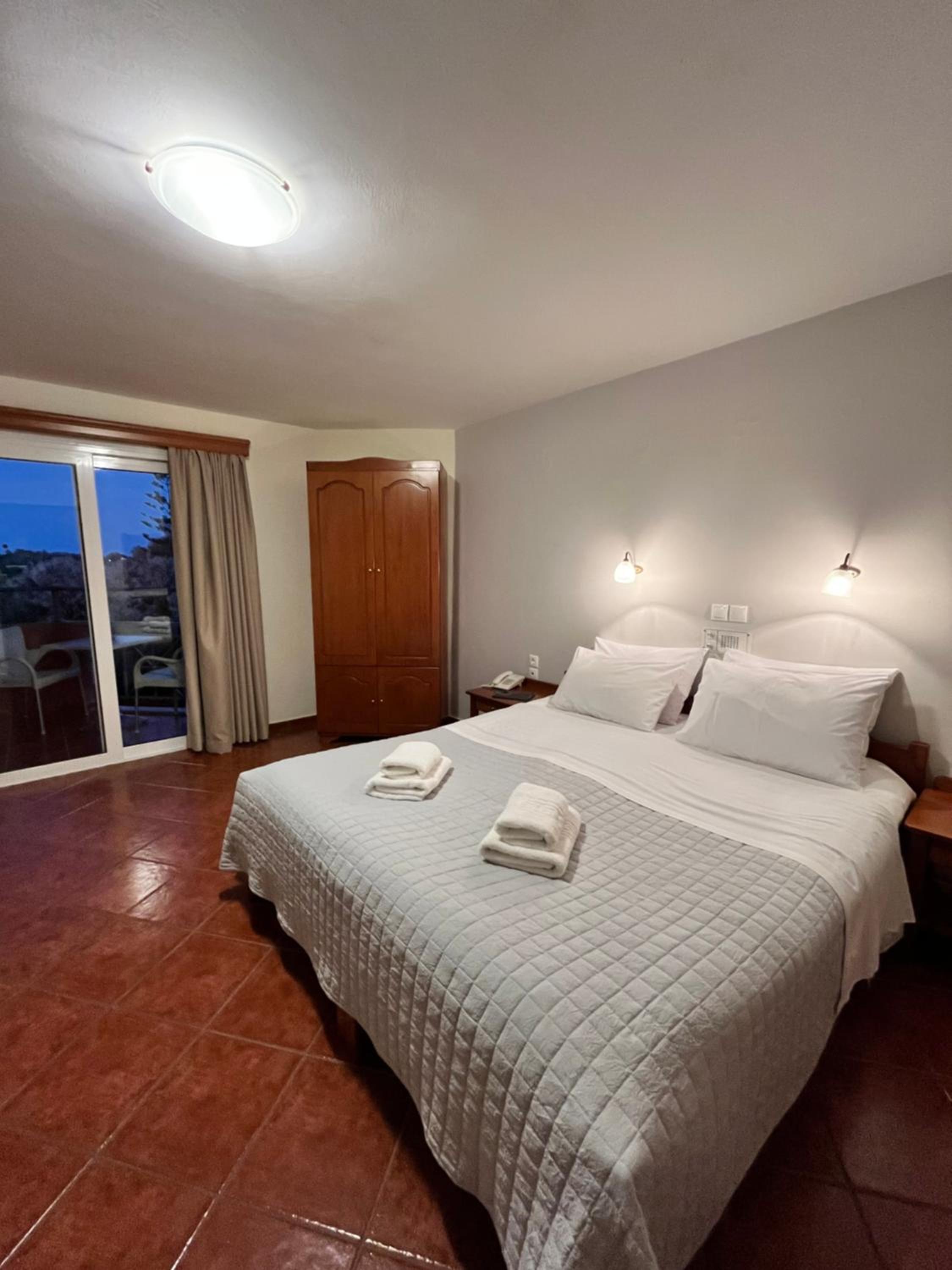 Double or Twin Room with Sea View
