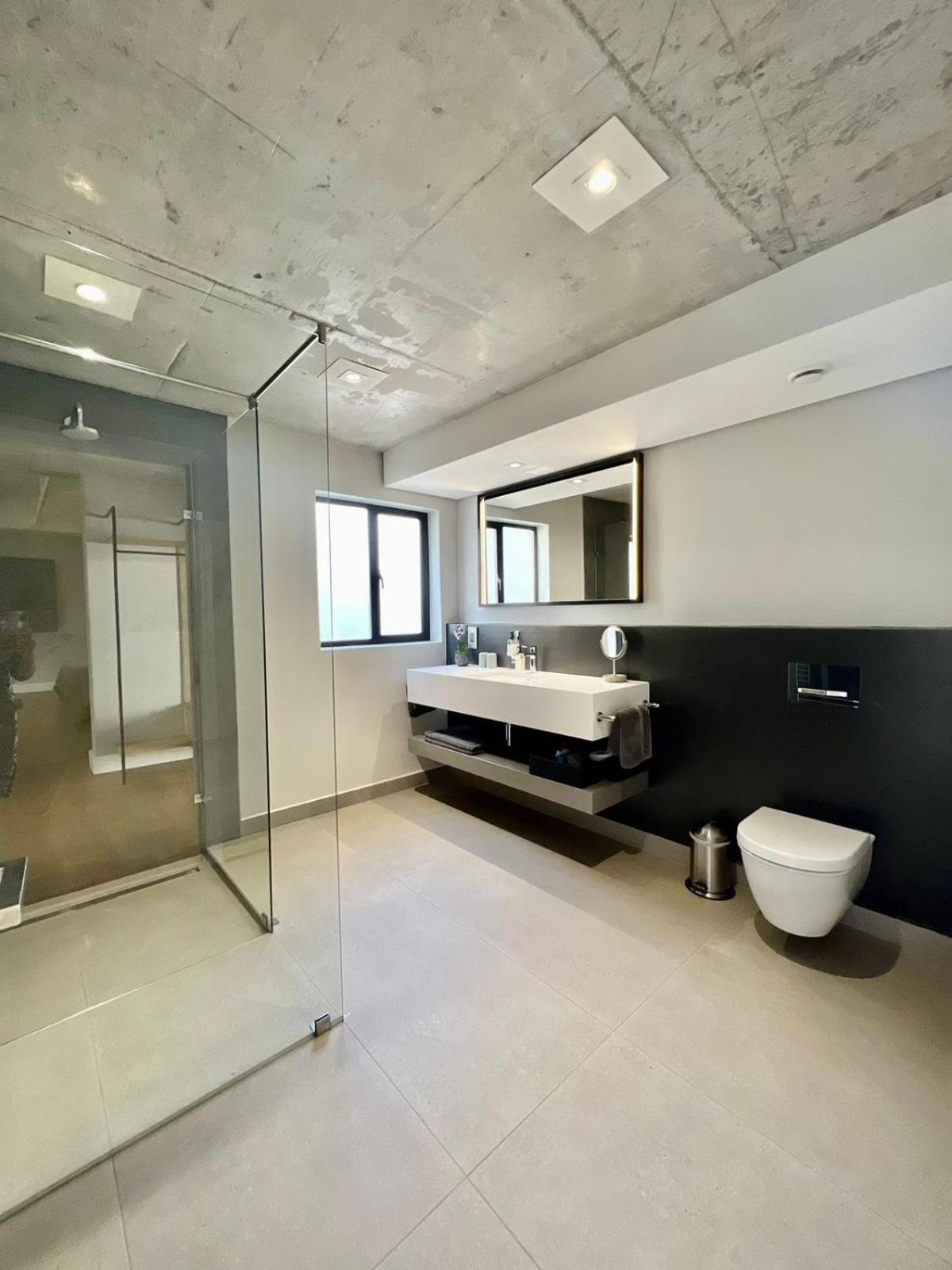 Deluxe Suite photo 2