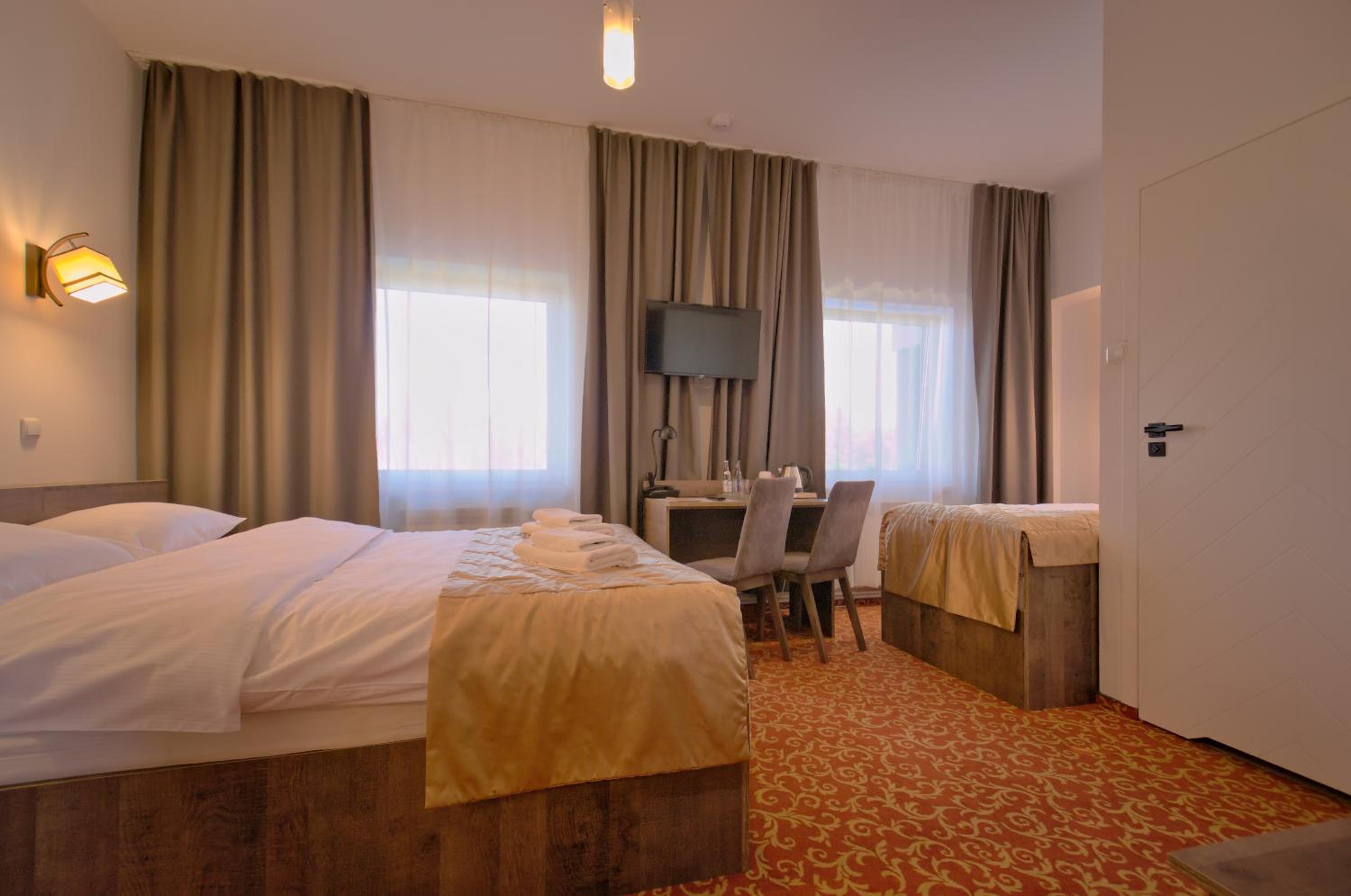 Superior Triple Room photo 2