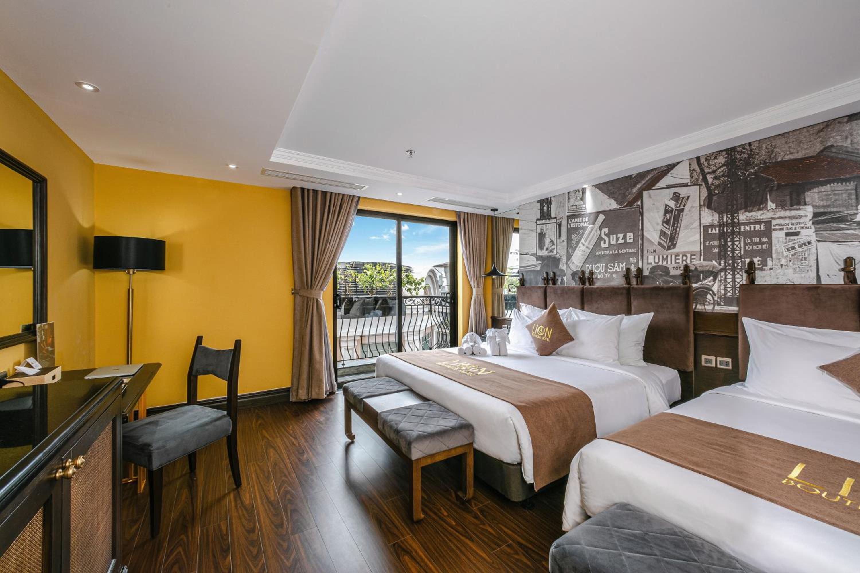 Family Suite with Balcony photo 1