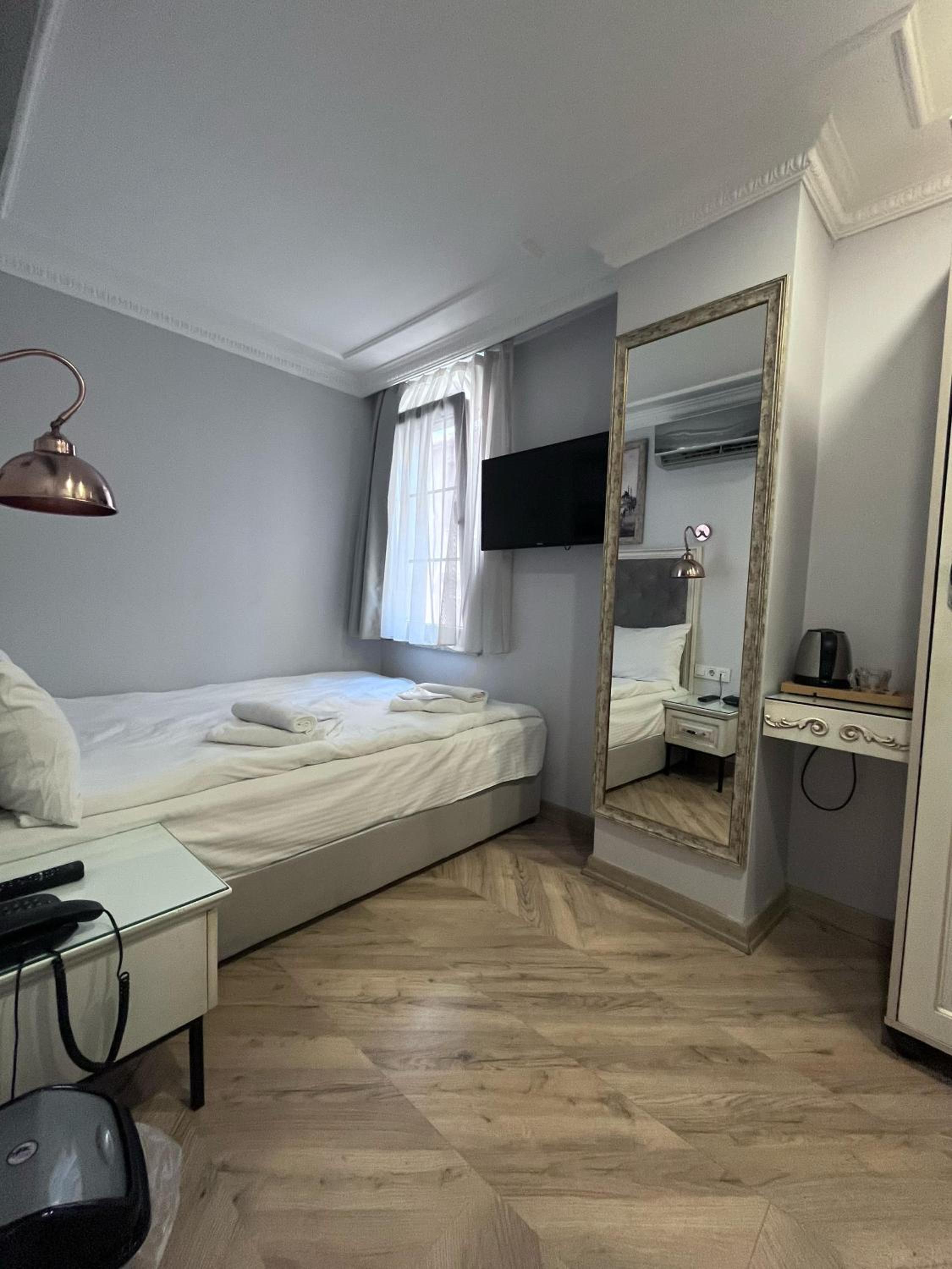 Budget Double Room — the supplier's photographs — photo 5