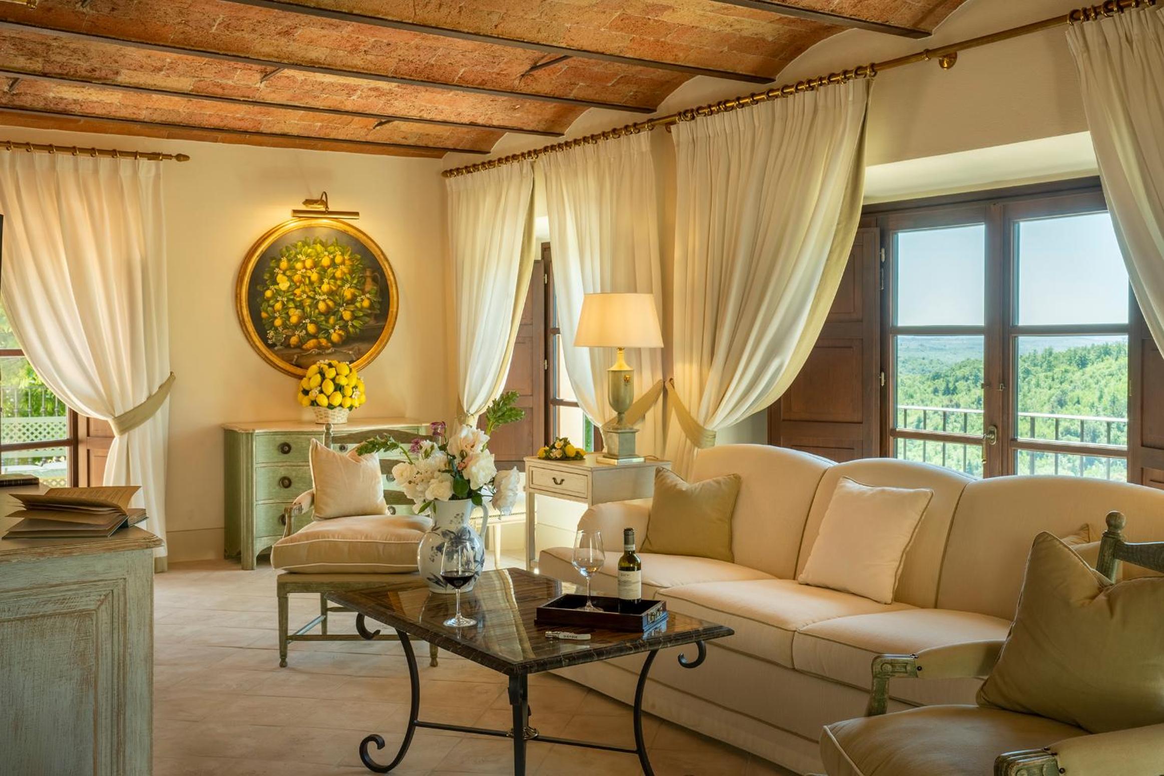 Superior Suite - Photo 1