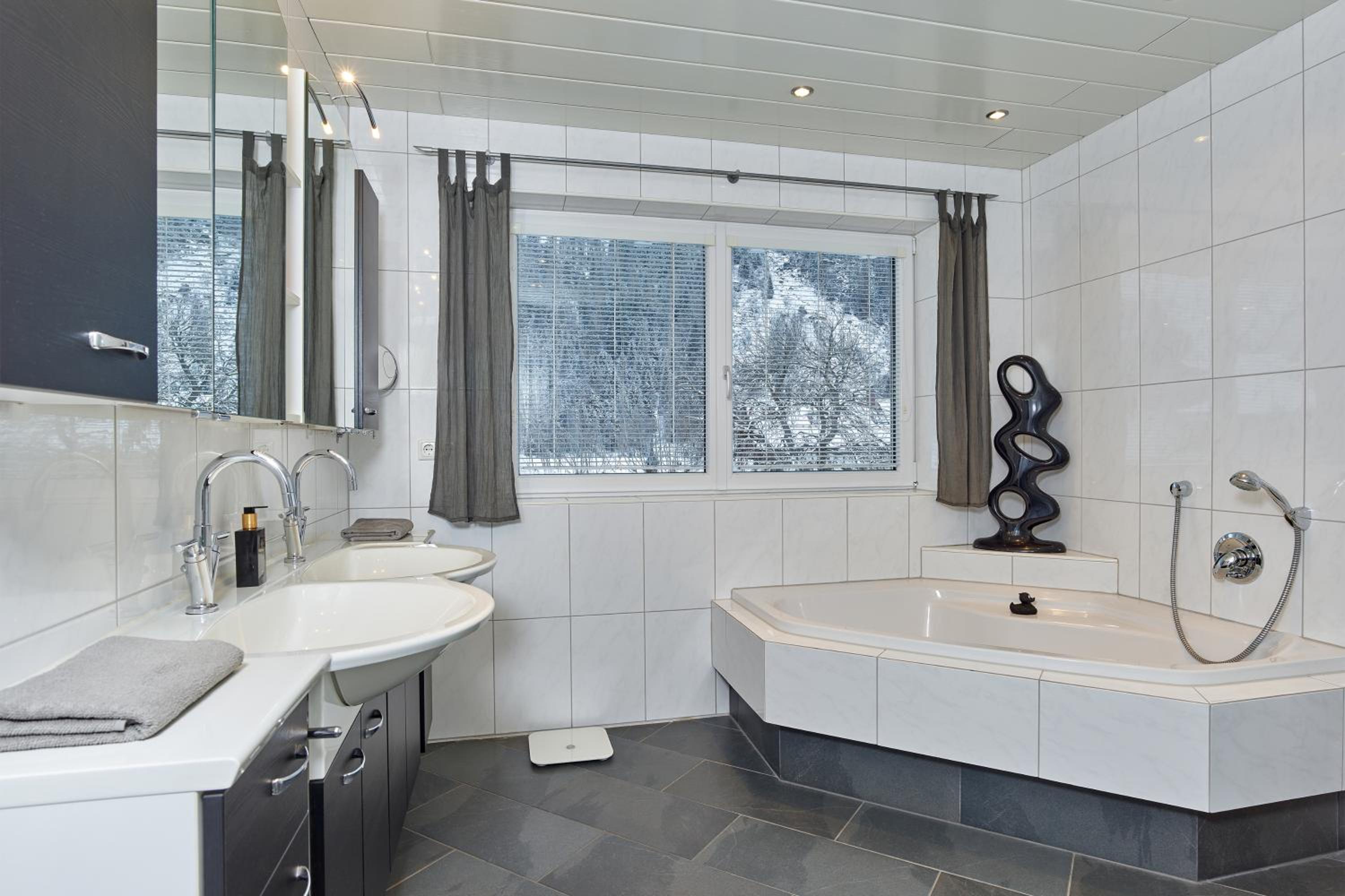 Three-Bedroom Chalet photo 3