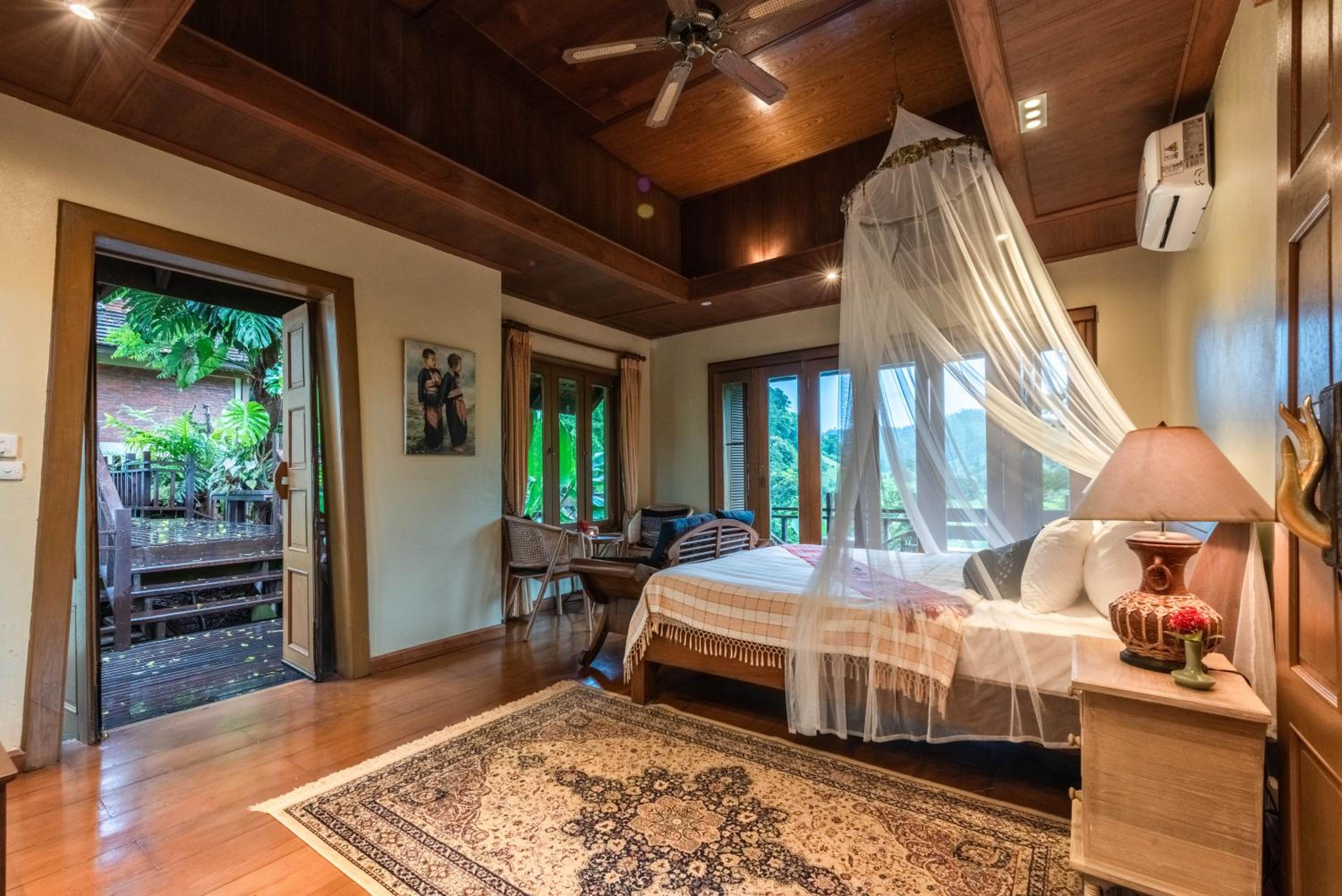 Deluxe Double Room with Shower - Photo 6