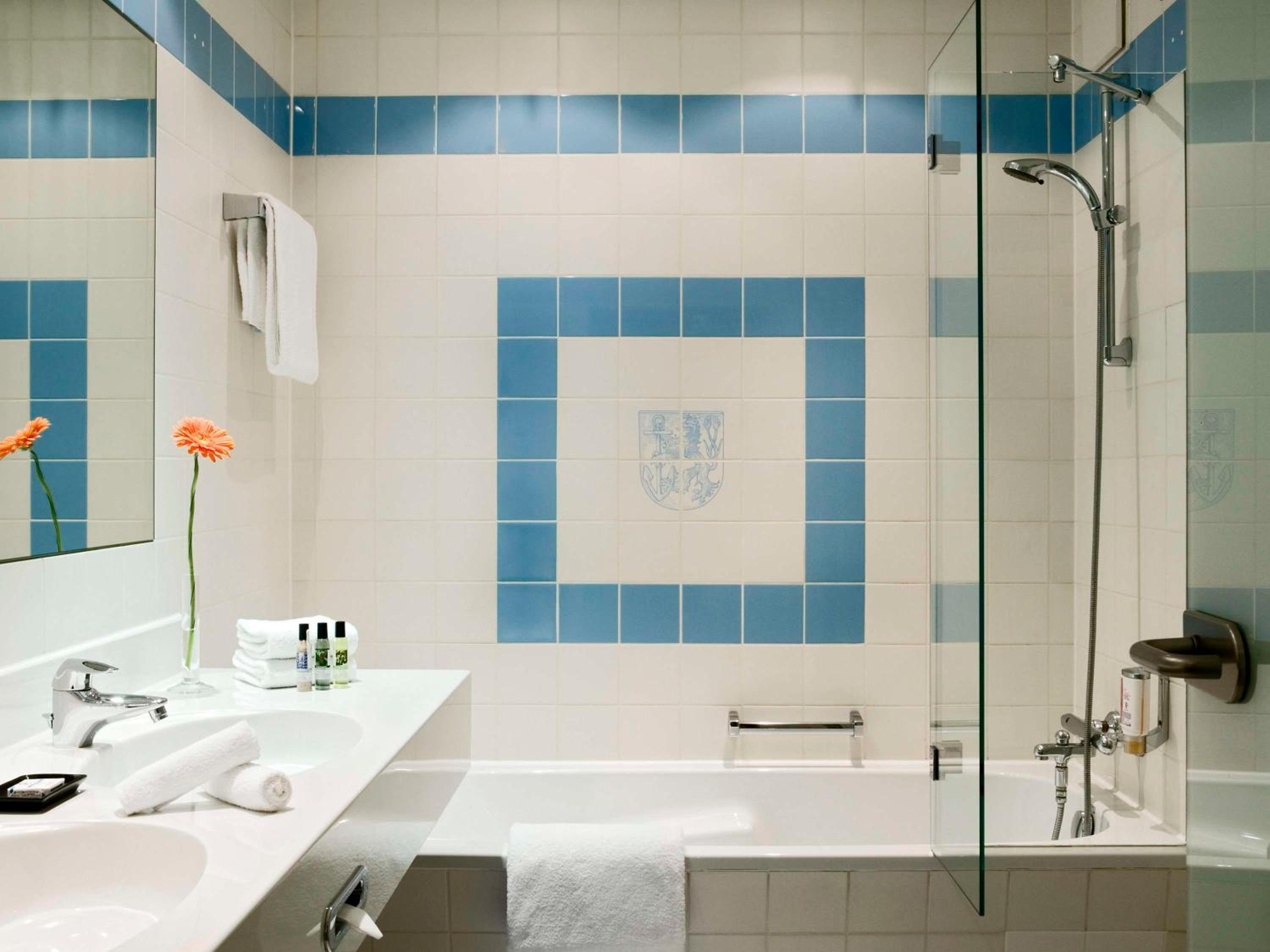 Standard Twin Room - Photo 4