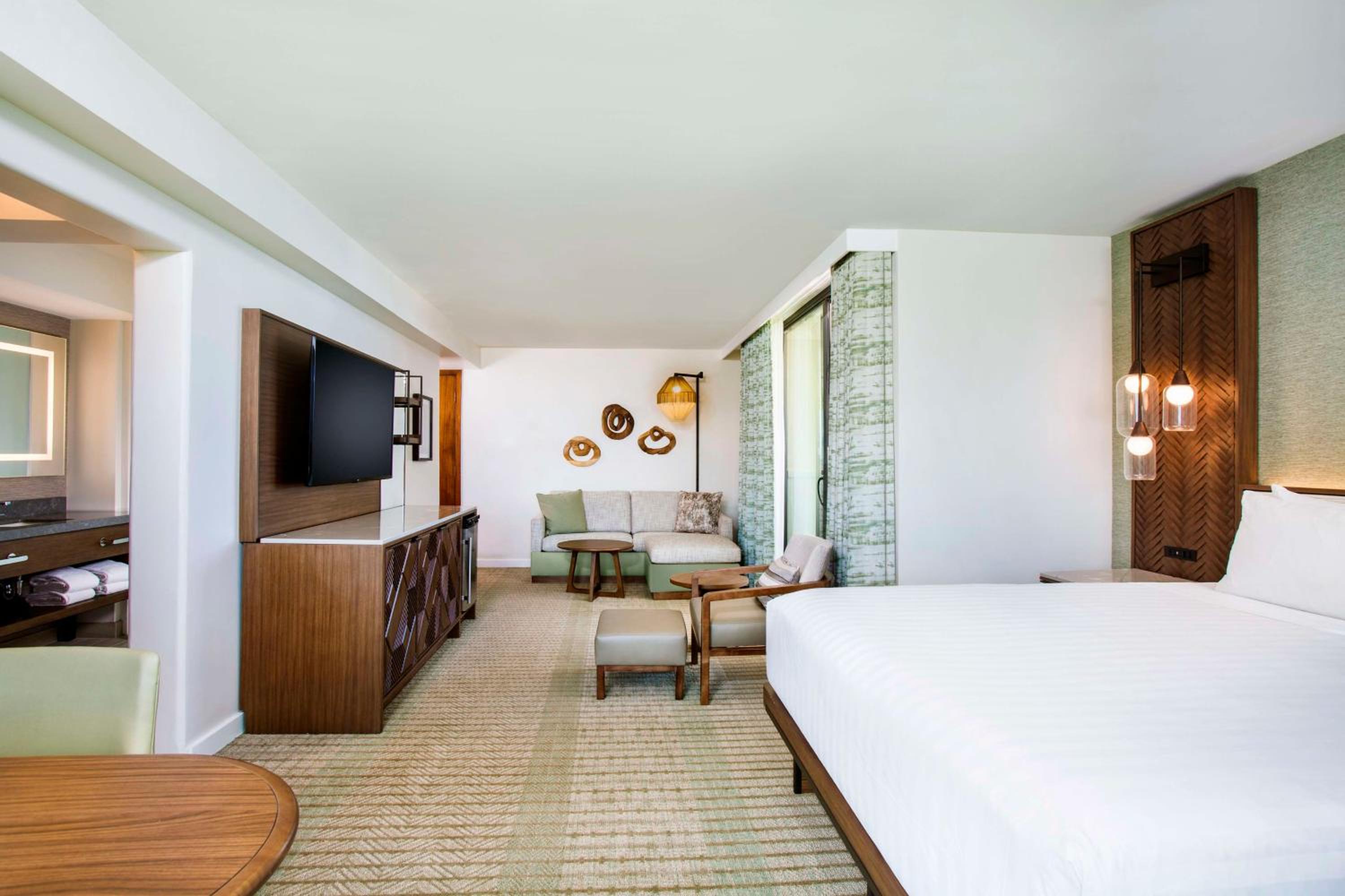 Corner King Room with Ocean View