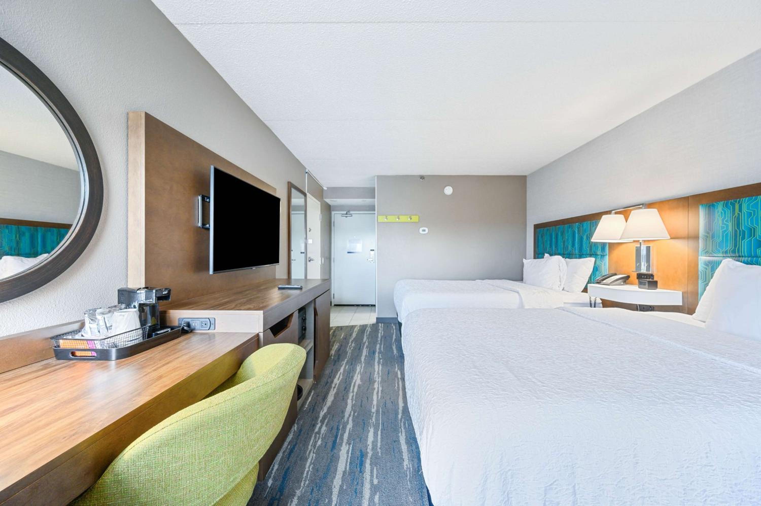 Room with Two Queen Beds - Non-Smoking - Photo 1