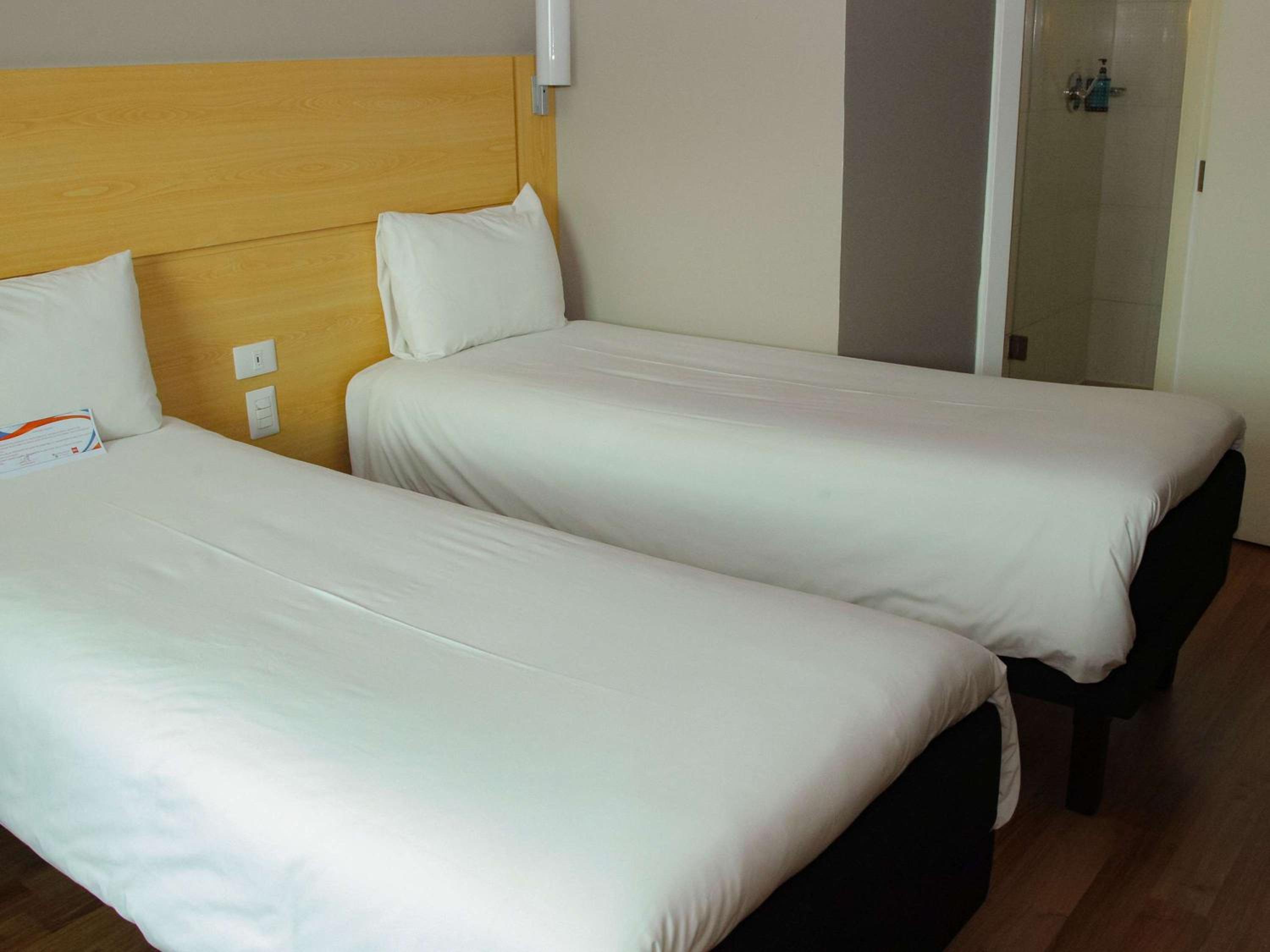 Standard Twin Room photo 1