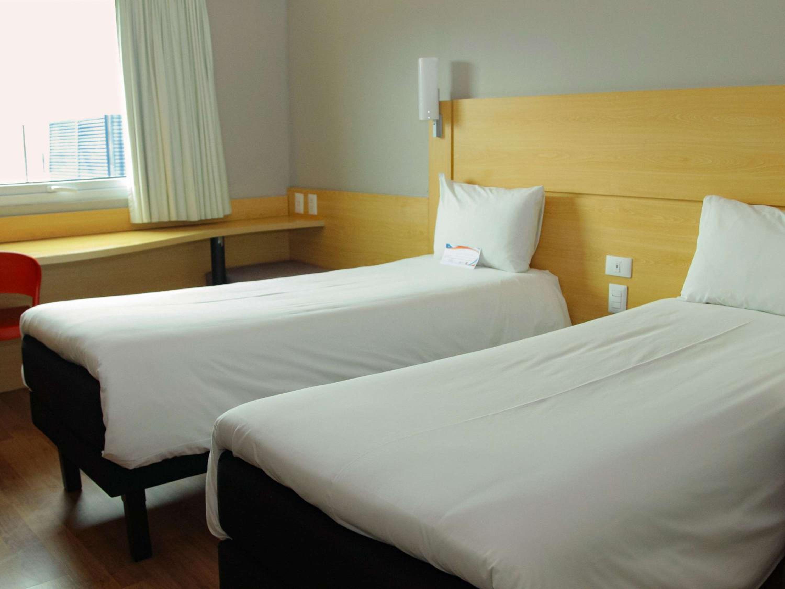 Standard Twin Room photo 2