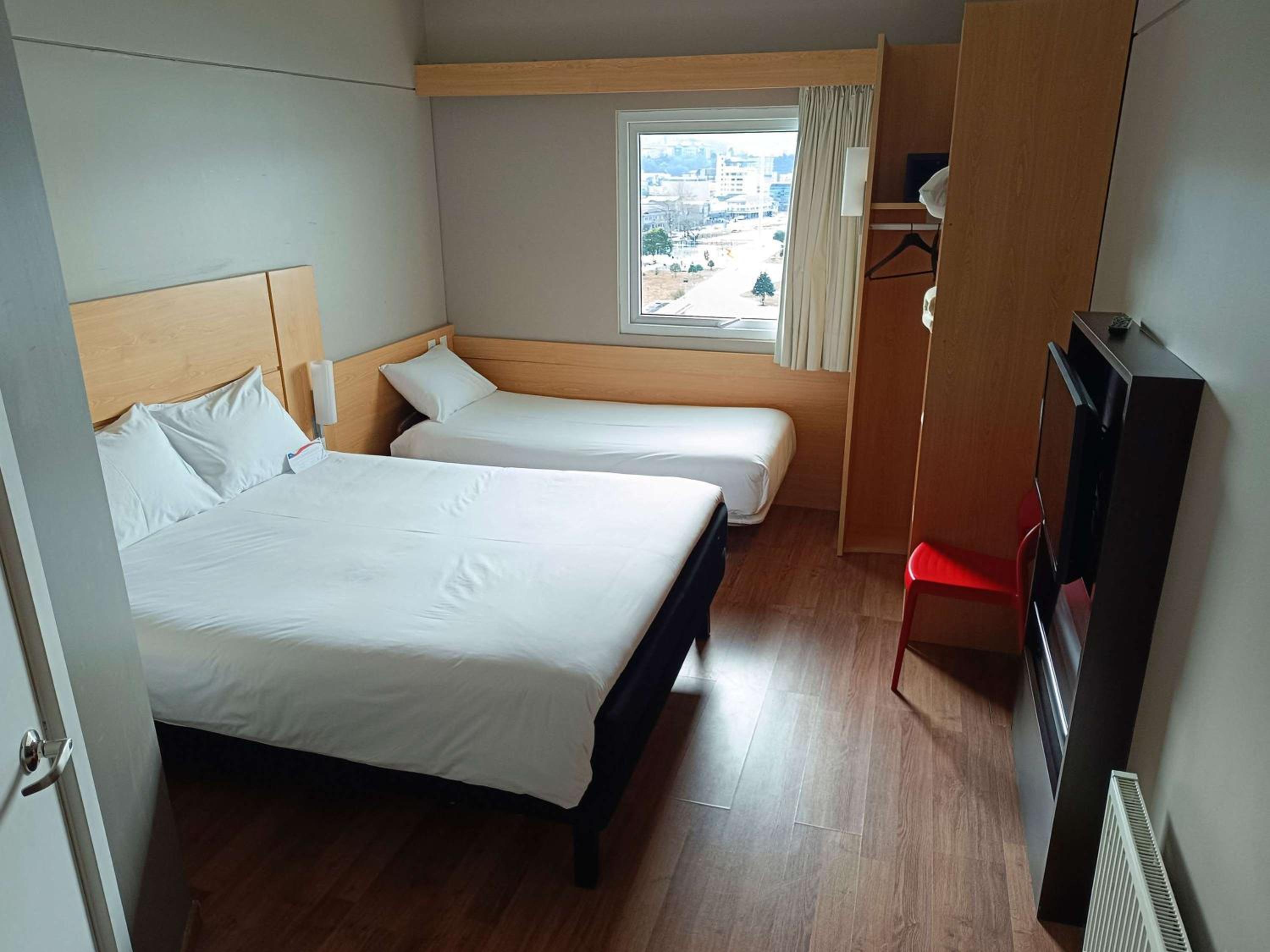 Standard Double Room with Child Bed photo 2