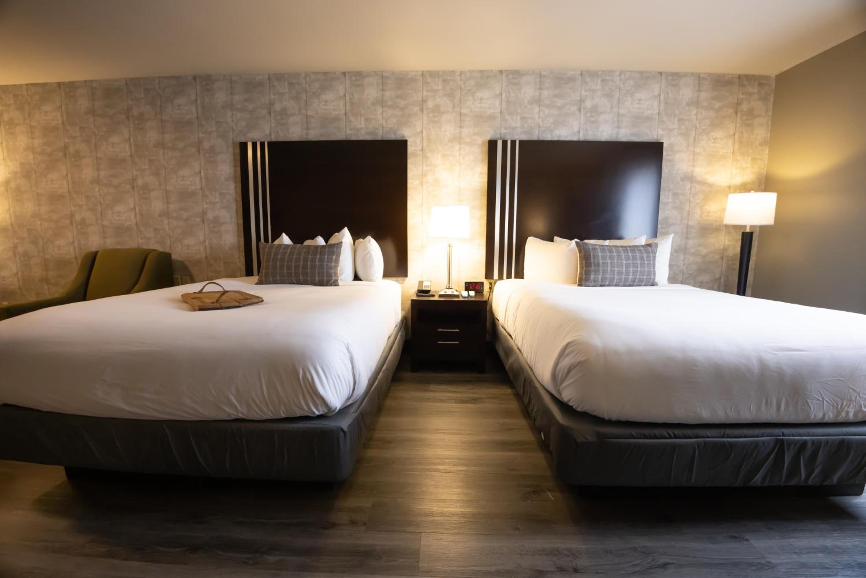 Double or Twin Room - Photo 10