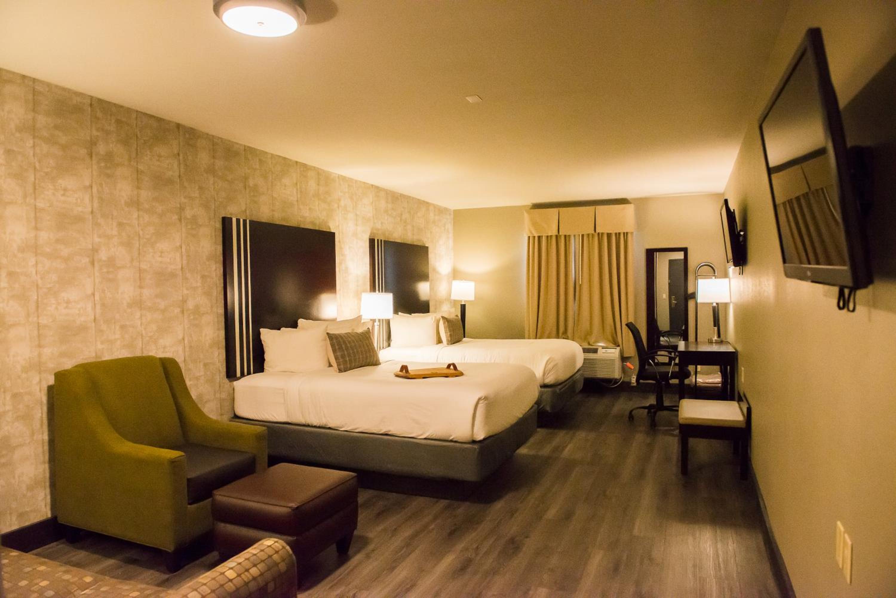 Deluxe Suite - Photo 15