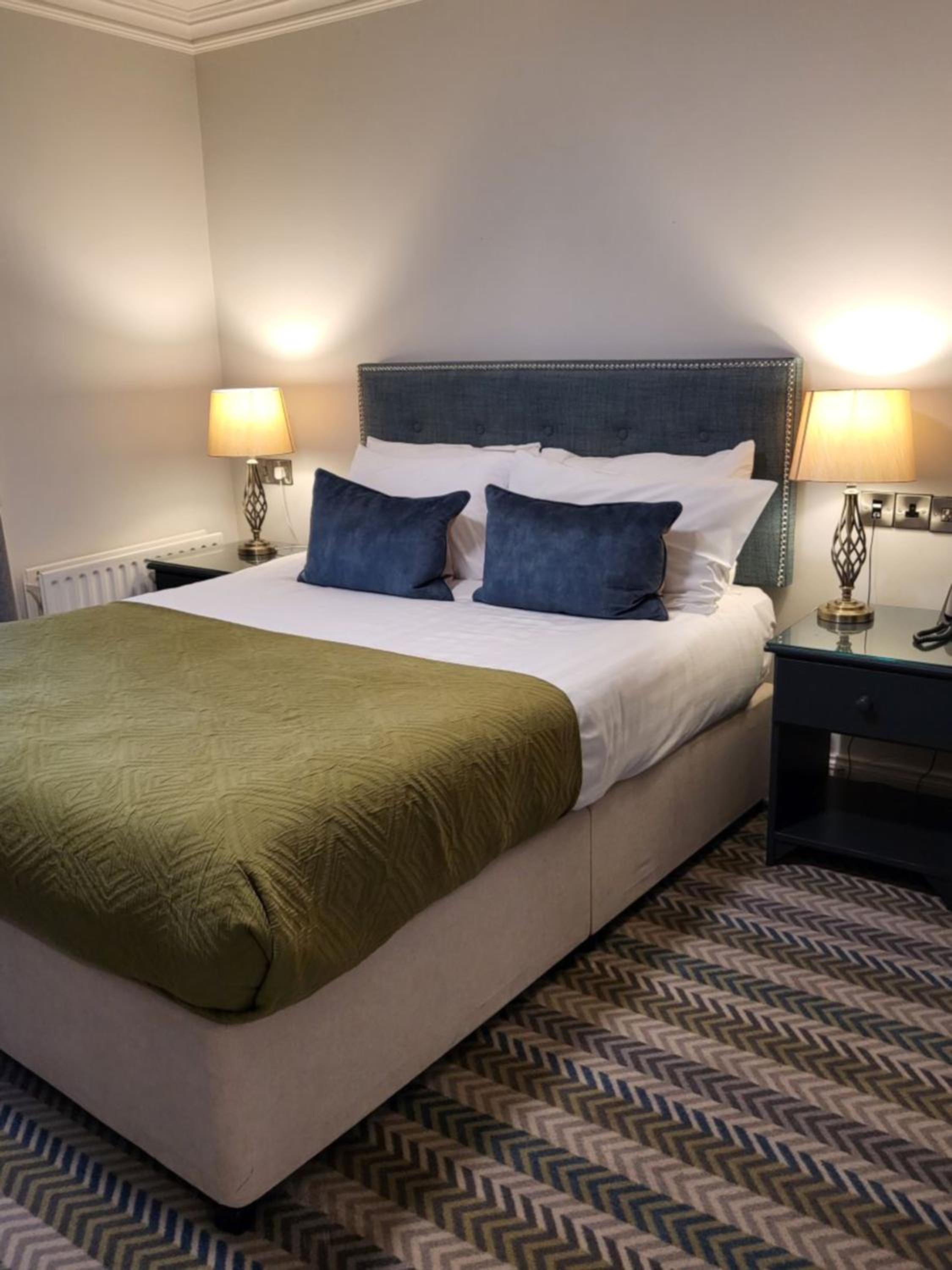 Double Room - Photo 8