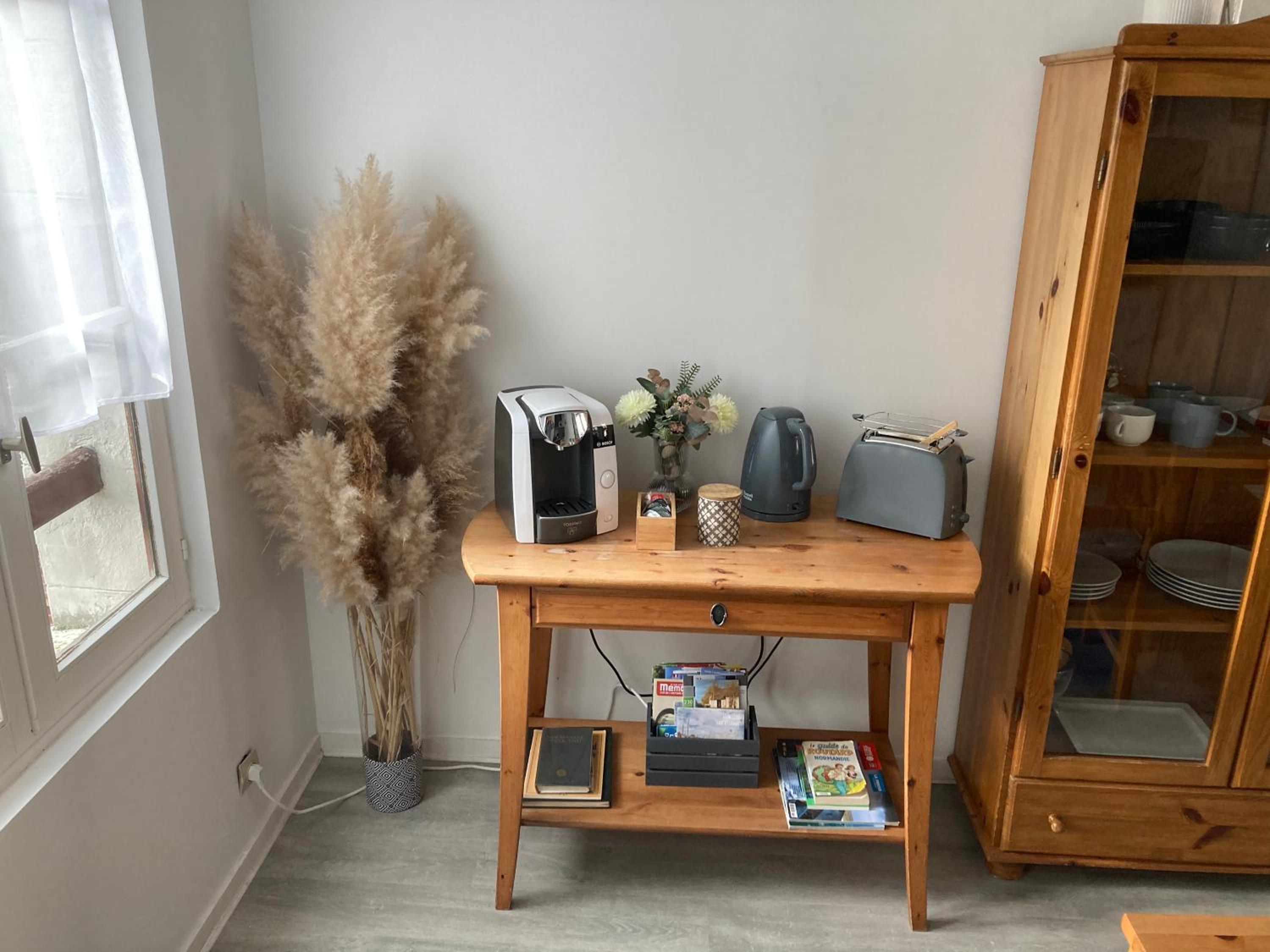 One-Bedroom Apartment - Photo 7