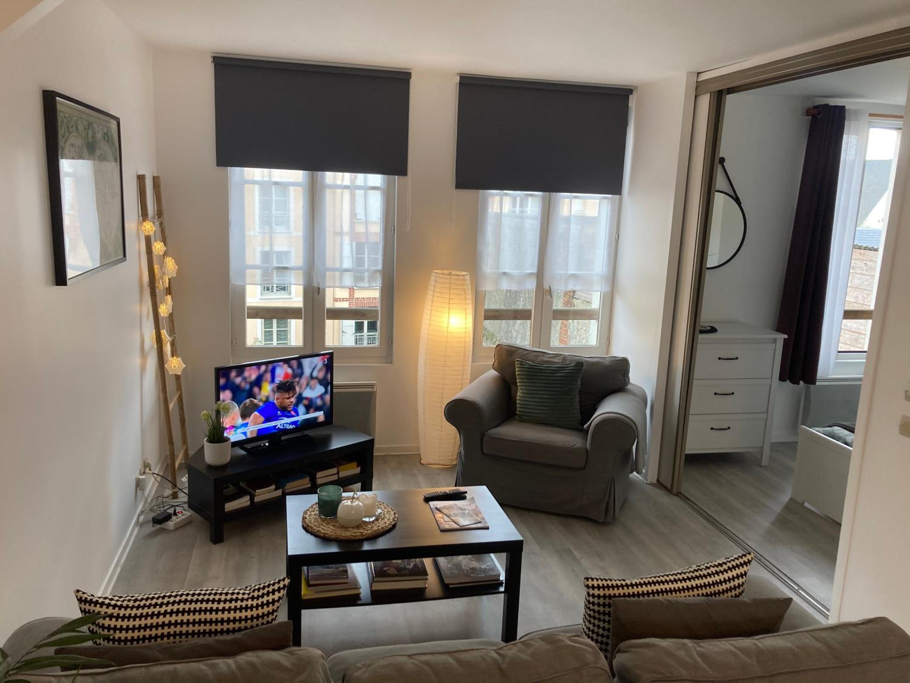 One-Bedroom Apartment - Photo 11