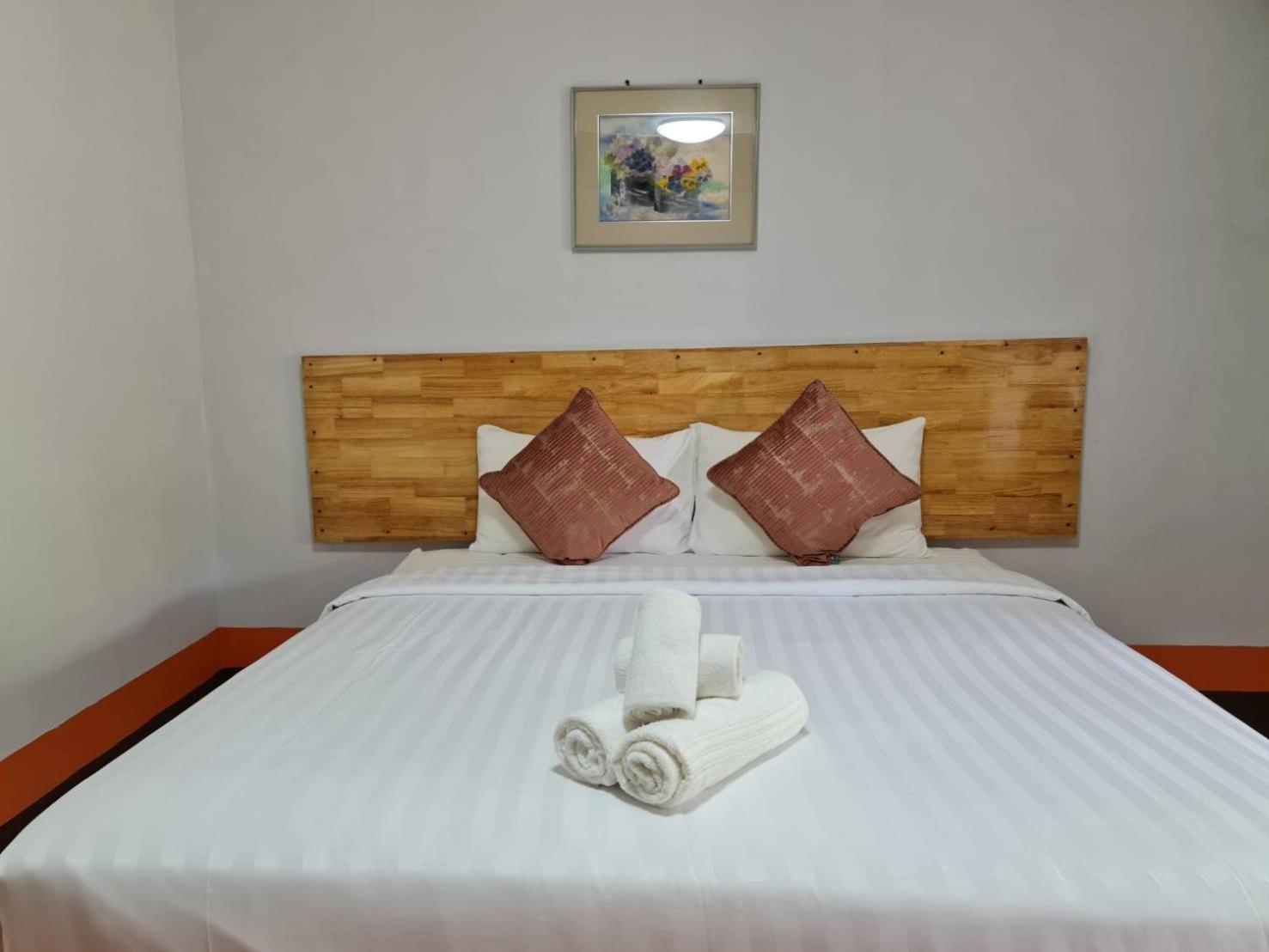 Superior King Room - Photo 9