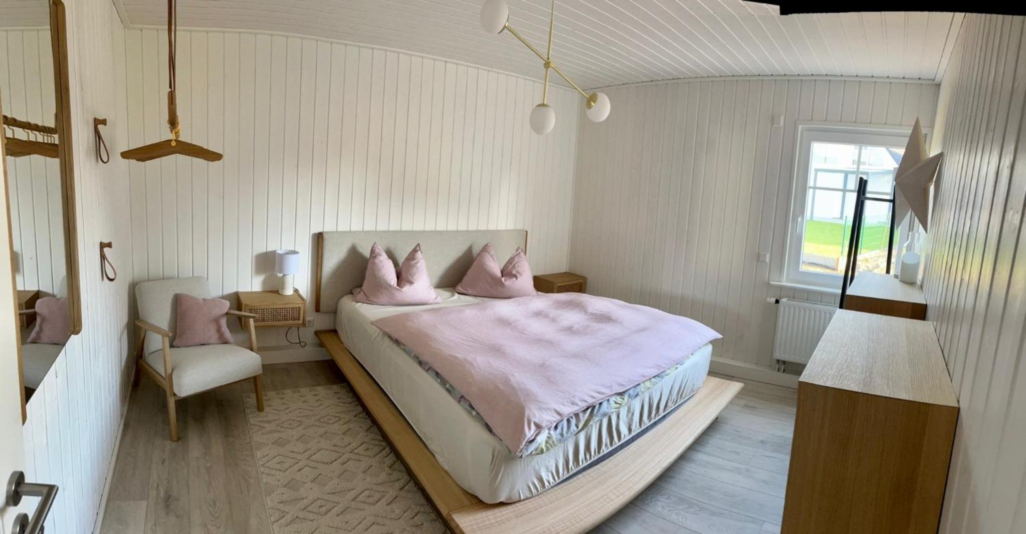 One-Bedroom House photo 1