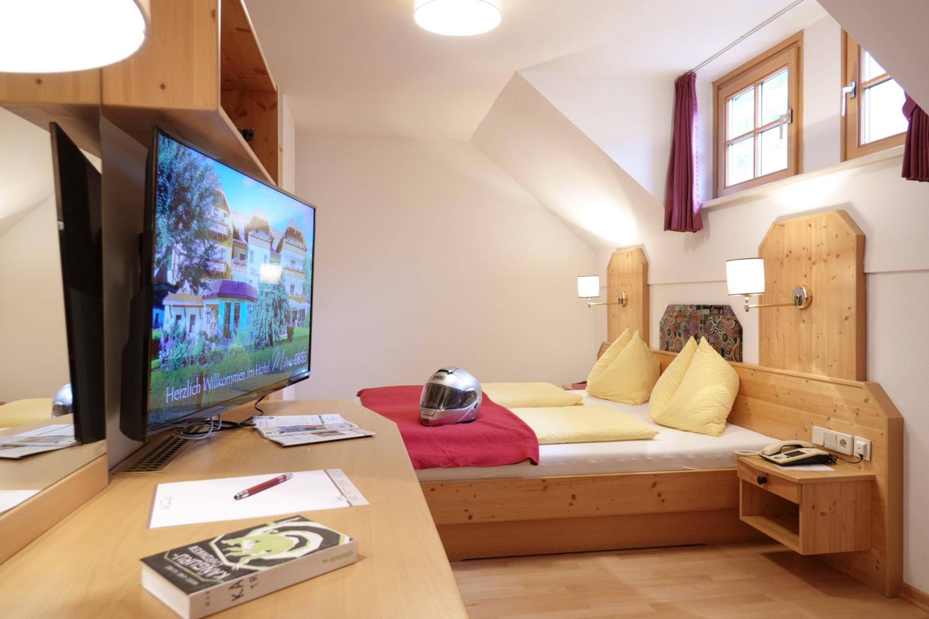 Deluxe Double Room With Shower
