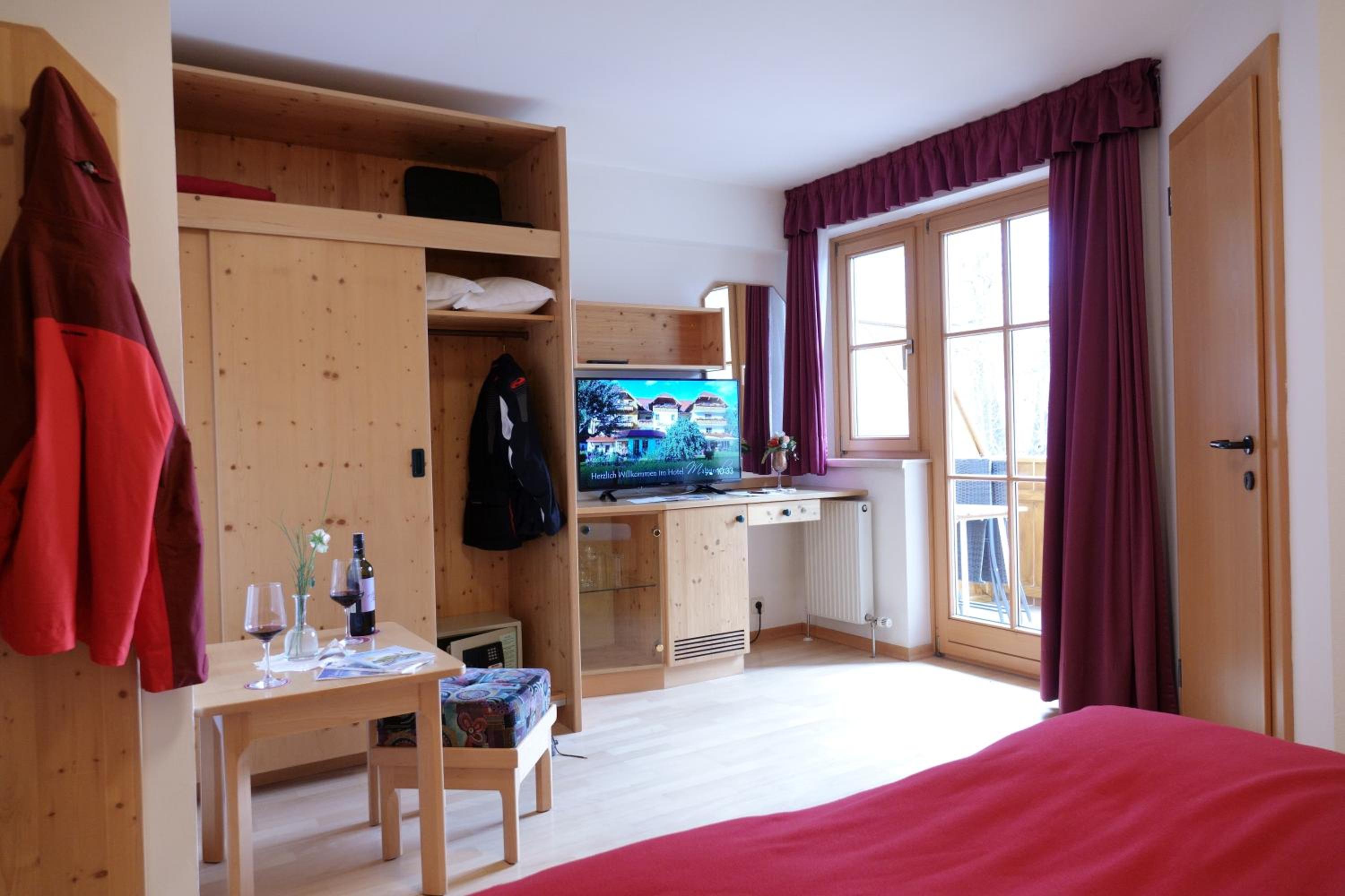 Deluxe Double or Twin Room