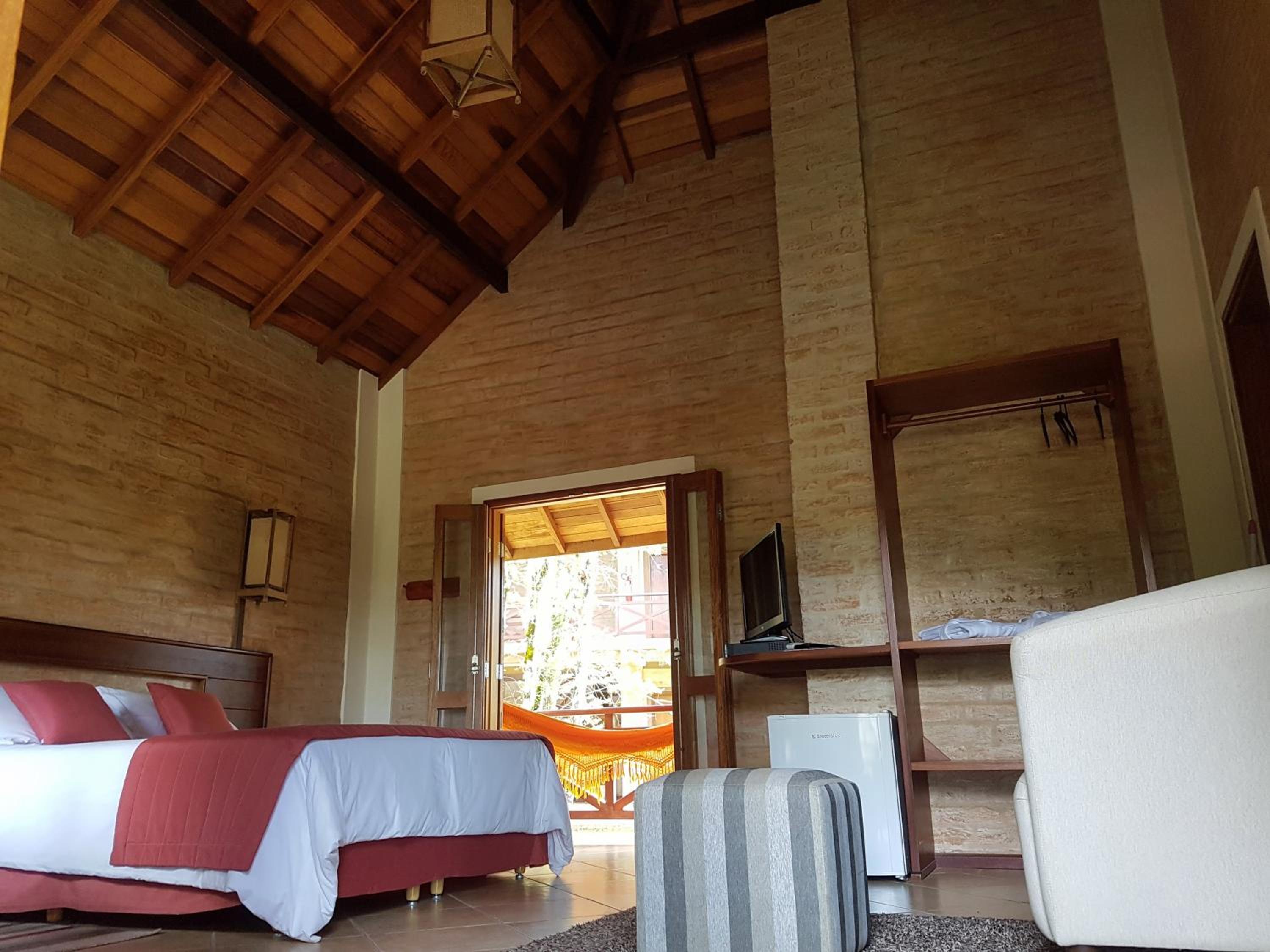 Chalé Super Luxo com Varanda e Hidromassagem Dupla photo 1