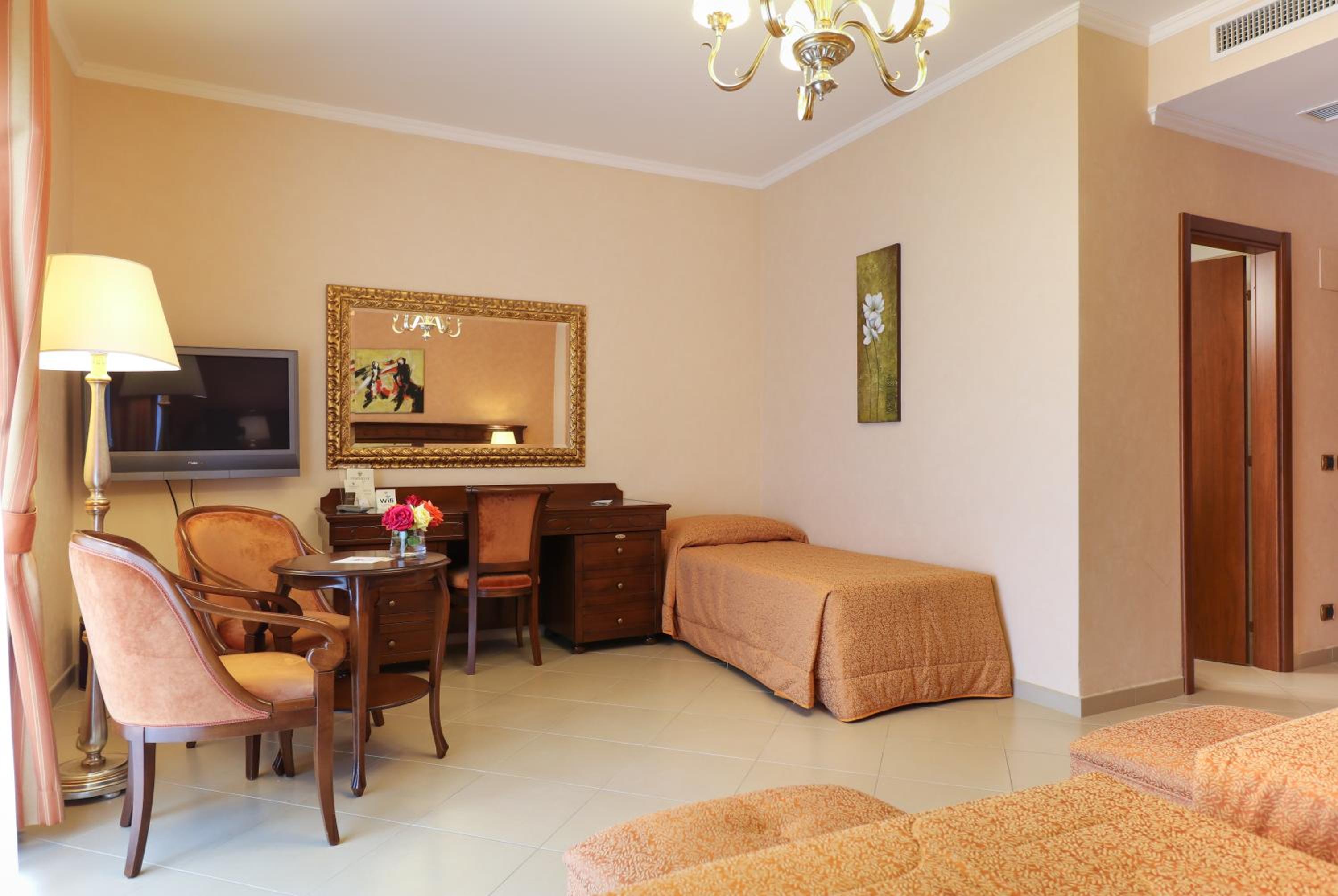 Triple Room