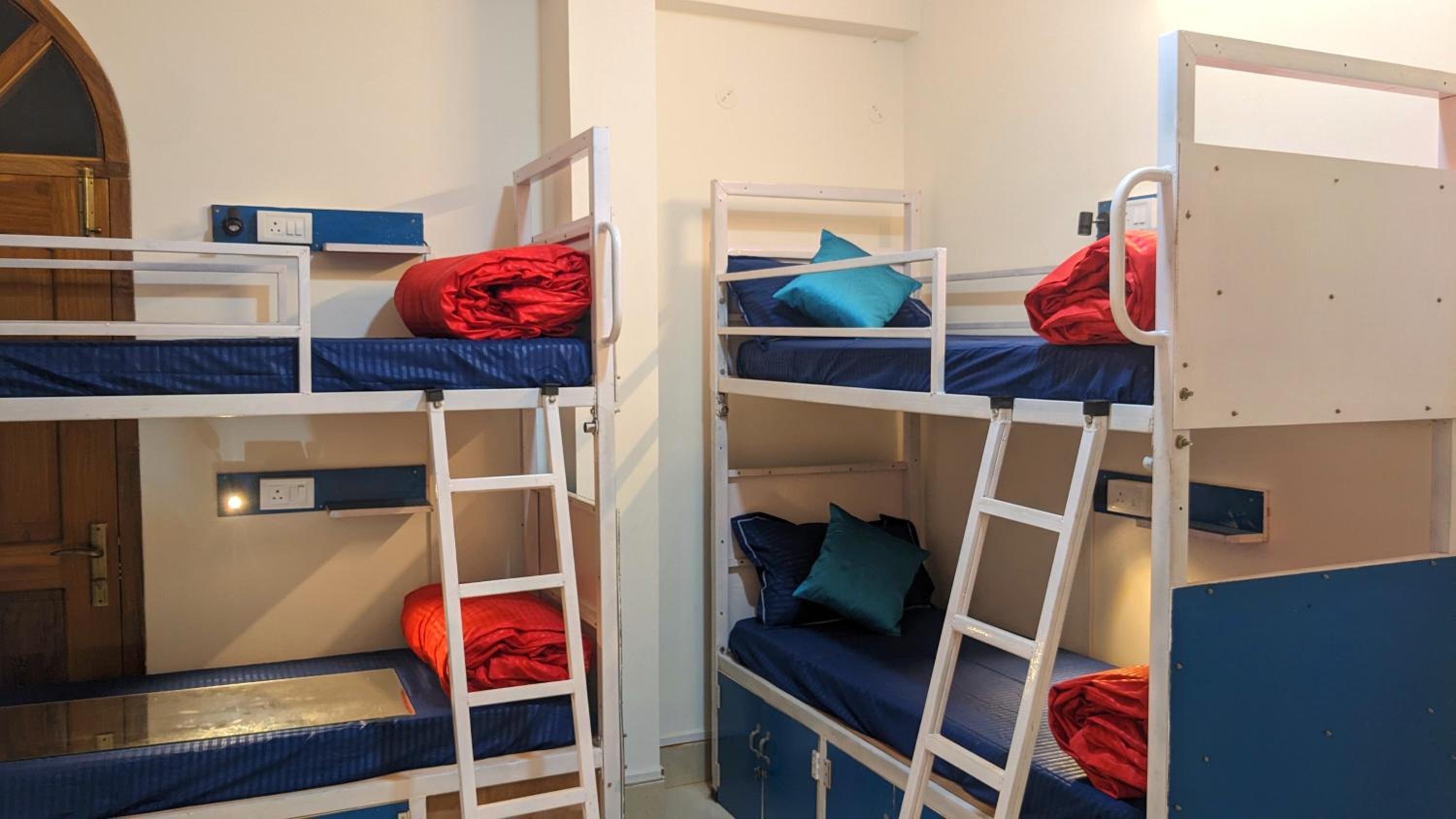 Bed in 4-Bed Mixed Dormitory Room photo 3