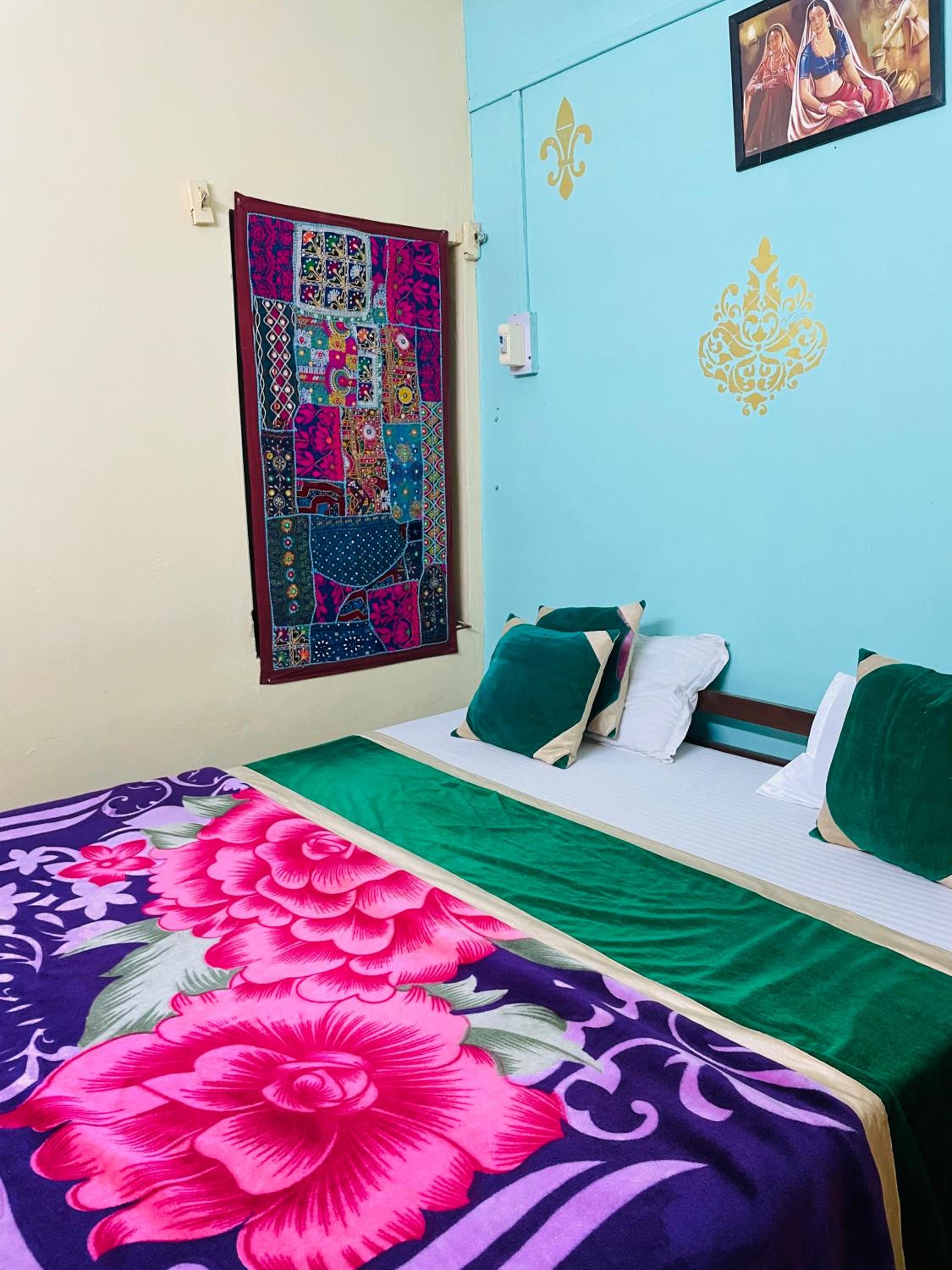 Budget Double Room photo 2