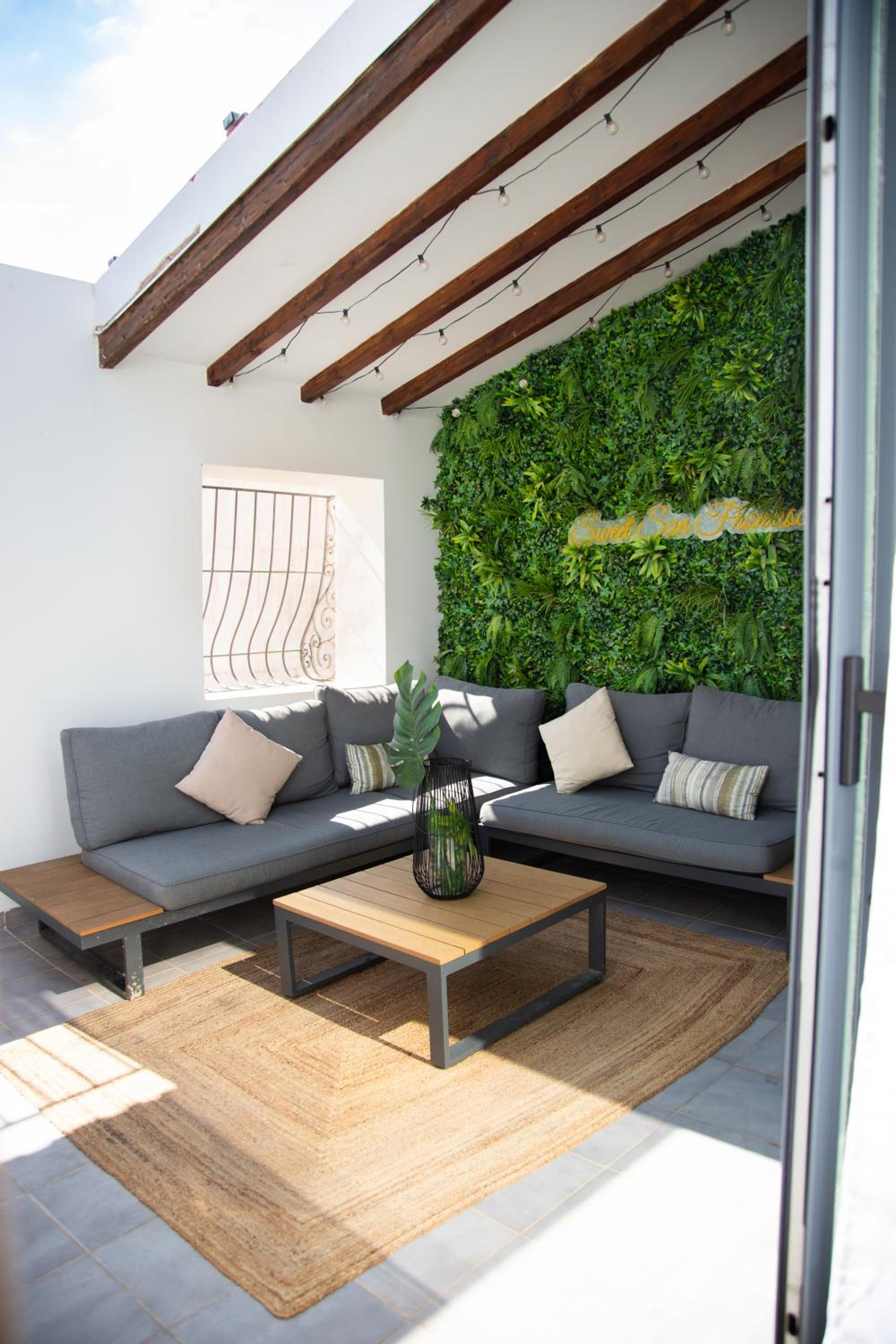 Apartment with Terrace - Photo 14