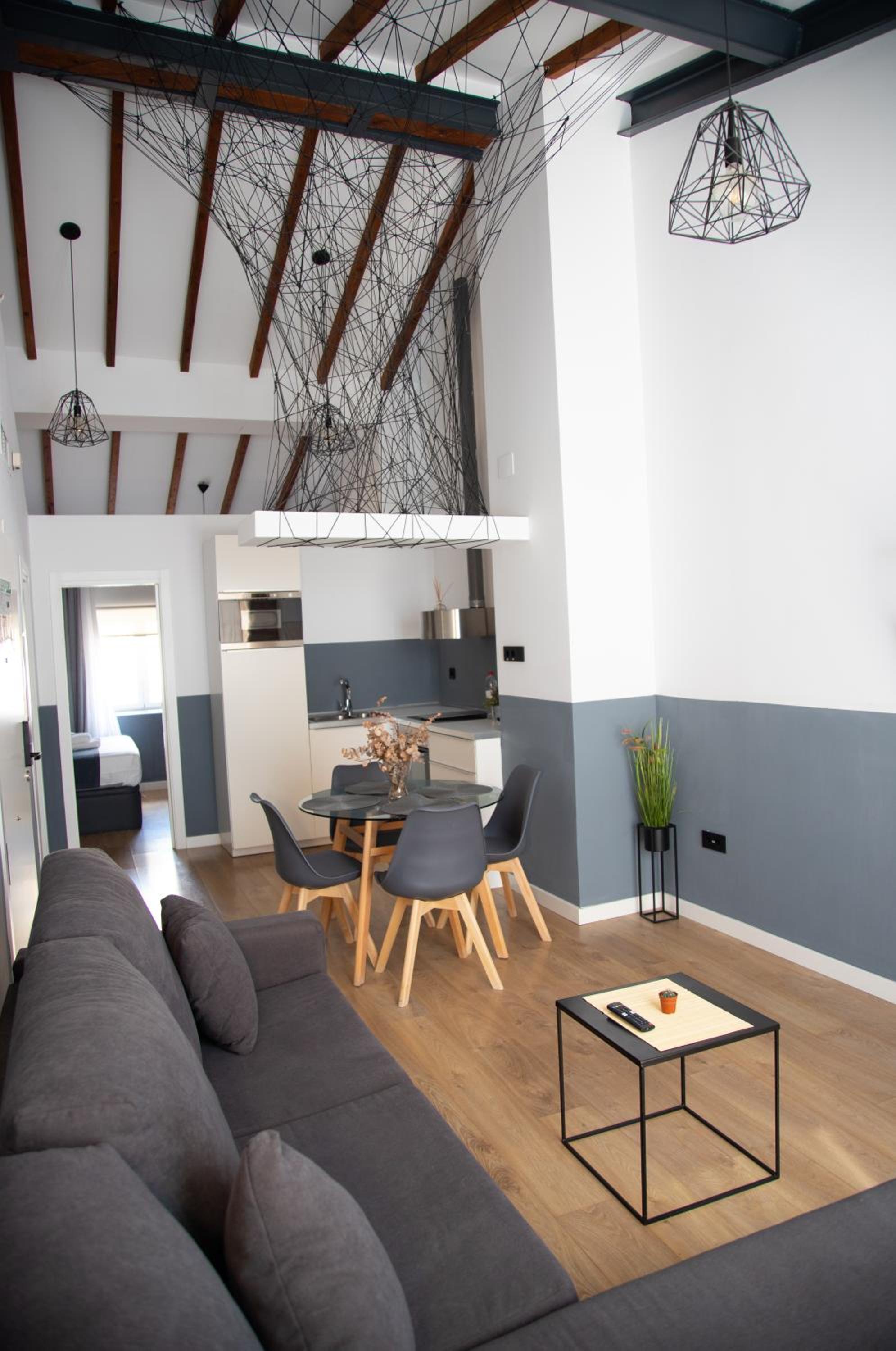Apartment with Terrace - Photo 5