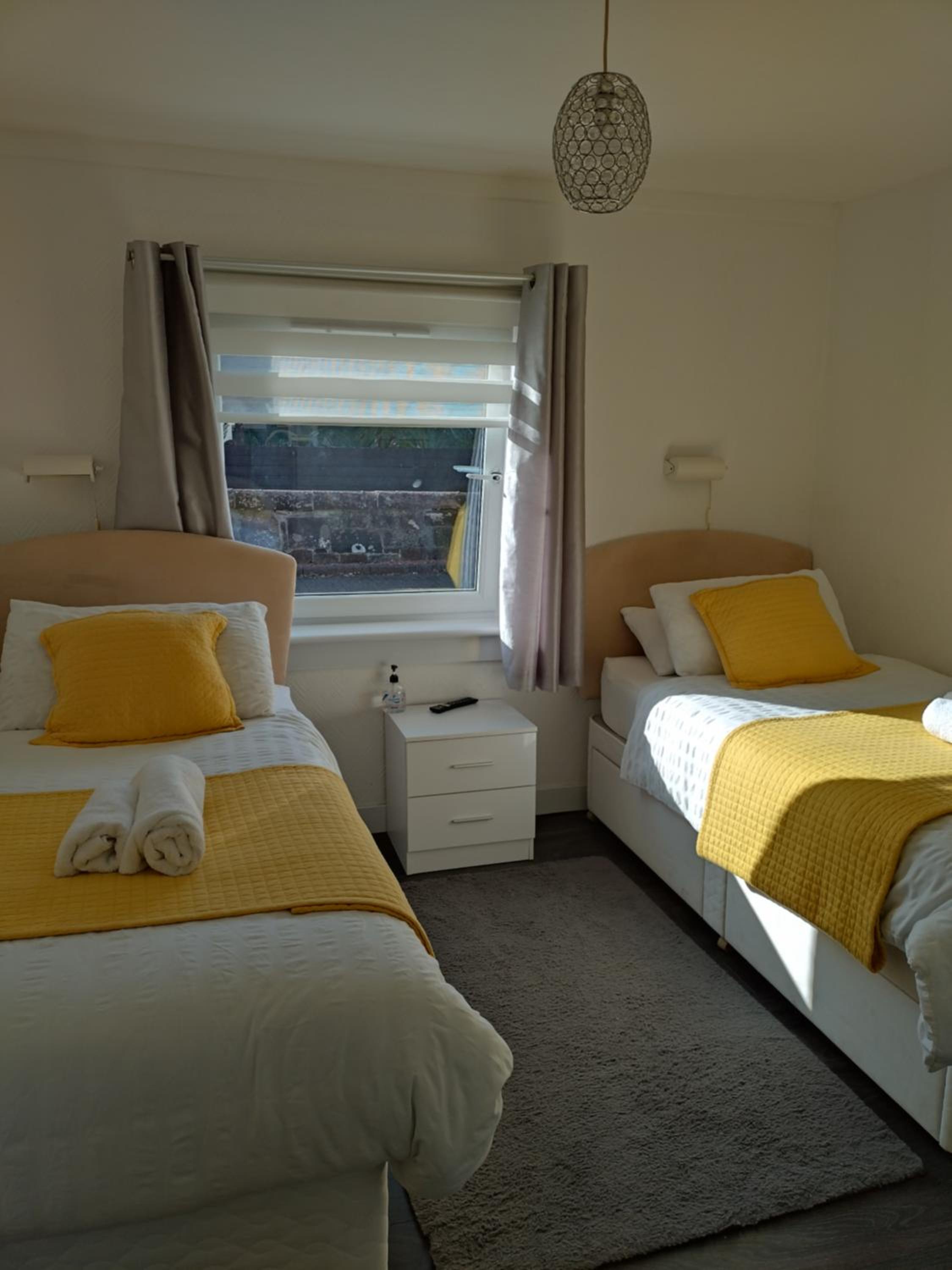 Twin Room with Private Bathroom photo 1