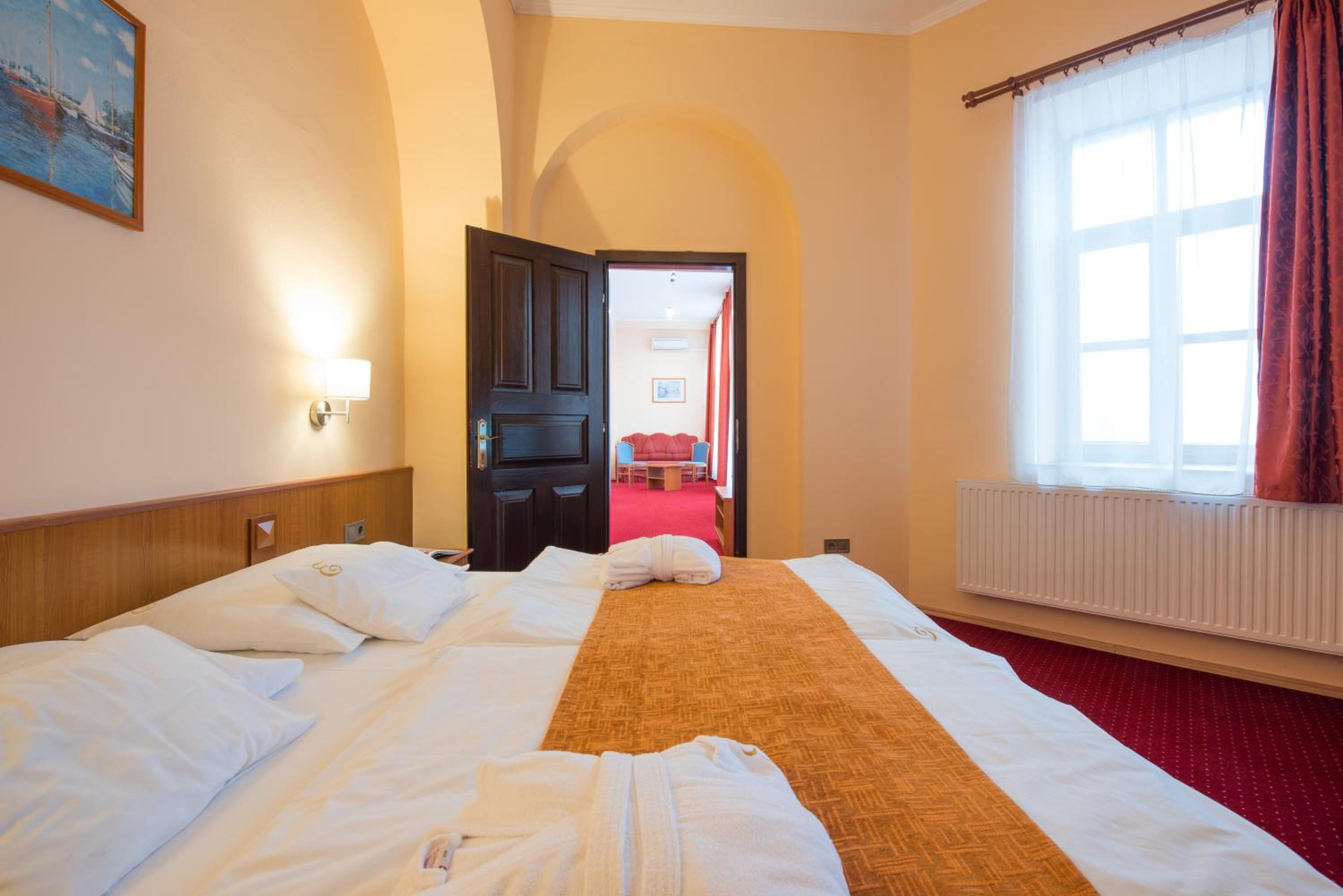 Erzsébet-wing, two-room family apartment for max. 6 people photo 1