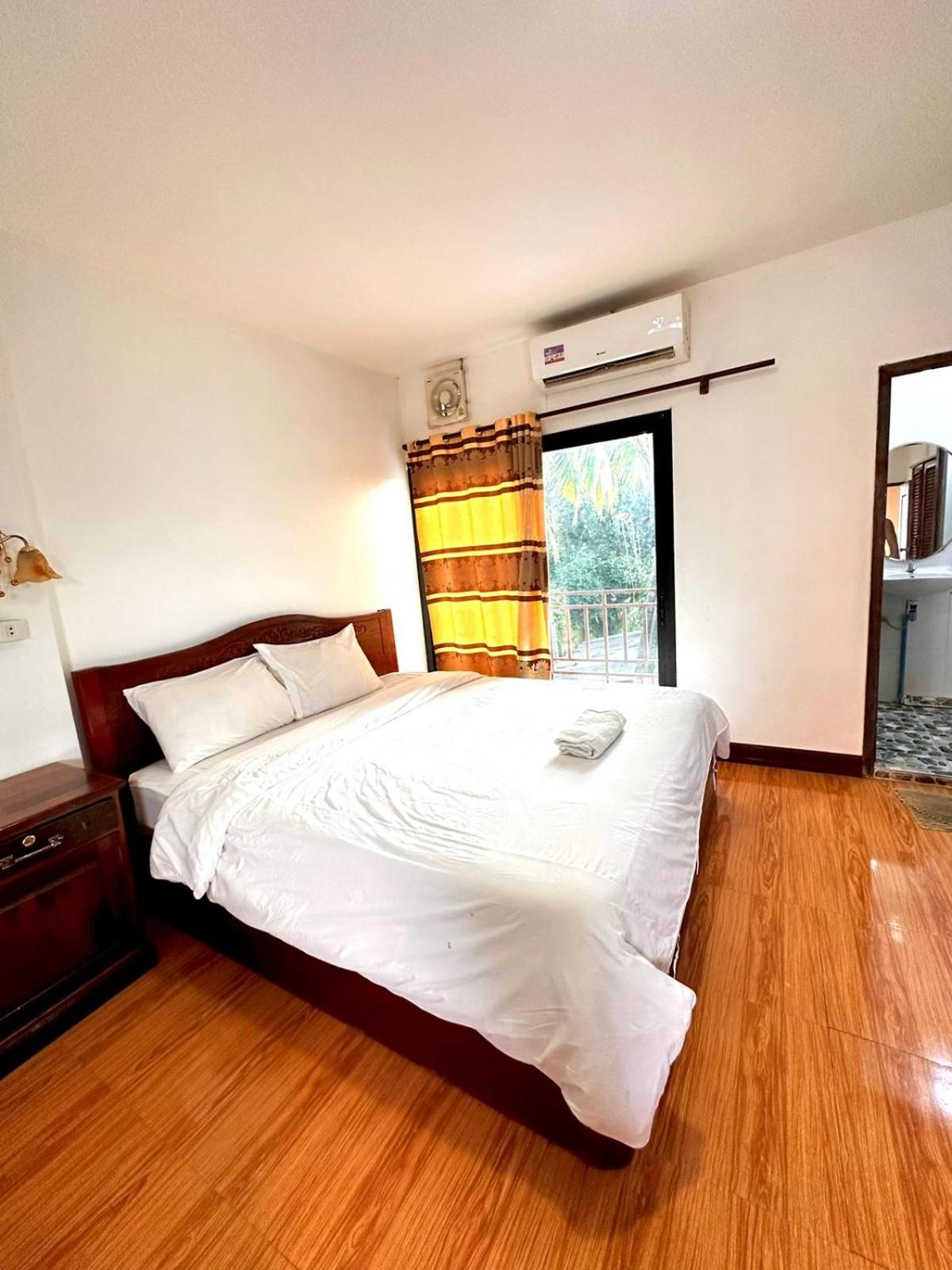 King Room with Balcony photo 2